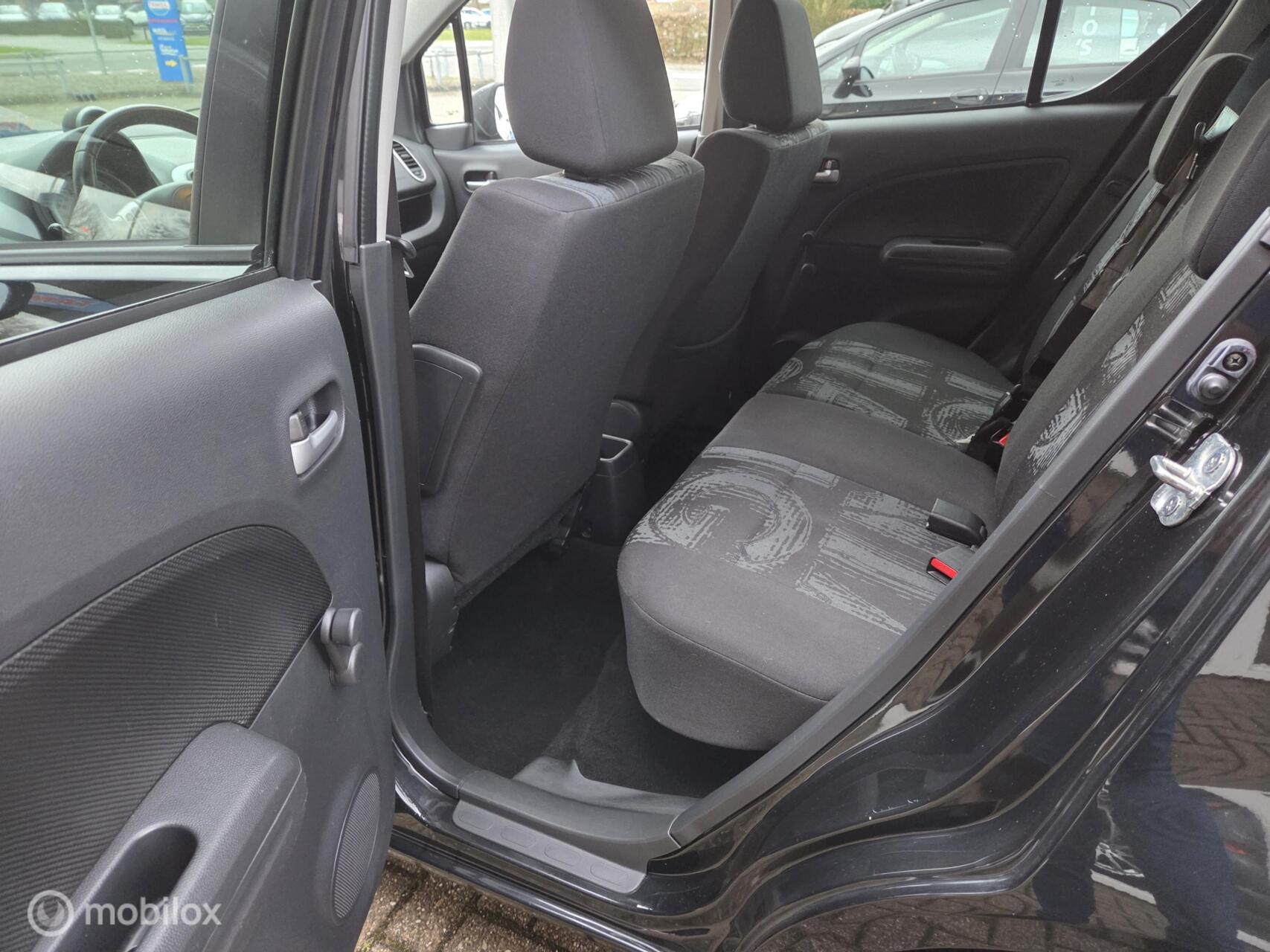 Foto van Opel Agila