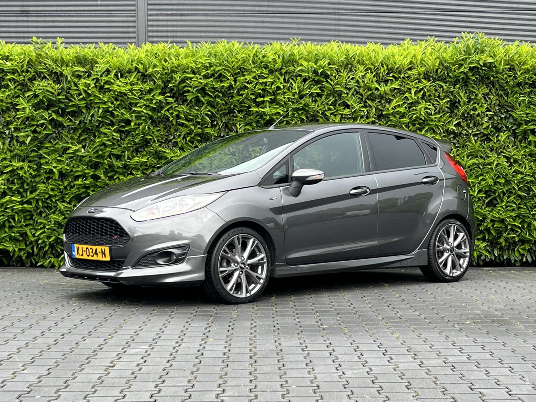 Ford Fiesta 1.0 EcoBoost ST Line 5-Deurs, NAVIGATIE, CLIMATE-CONTROL, CRUISE-CONTROL, 17 INCH, ST-PAKKET, PDC ACHTER, TREKHAAK 2016 - voorkant