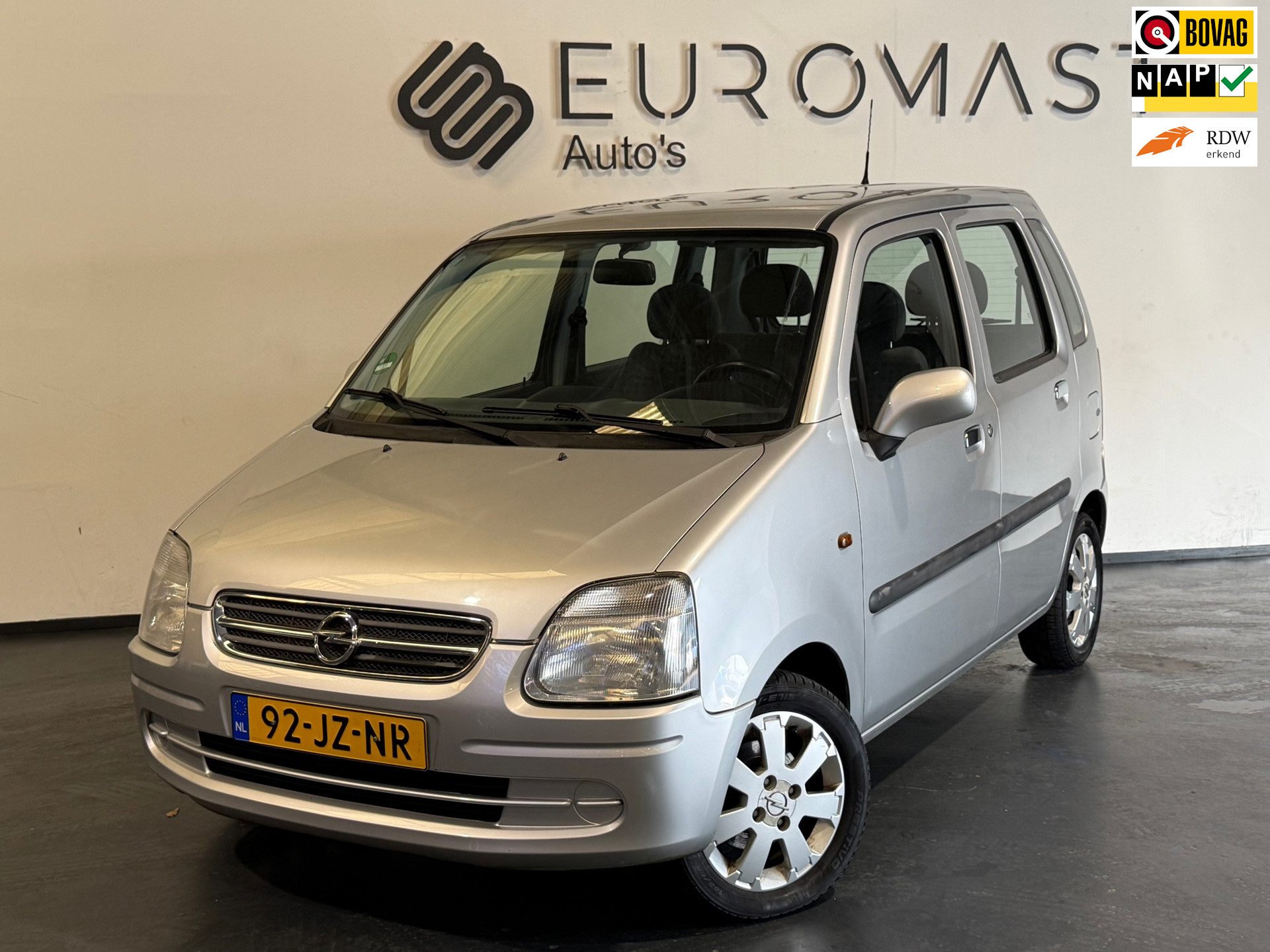 Opel Agila 1.2-16V Star Edition Nap Nieuwe Apk 2002 - voorkant