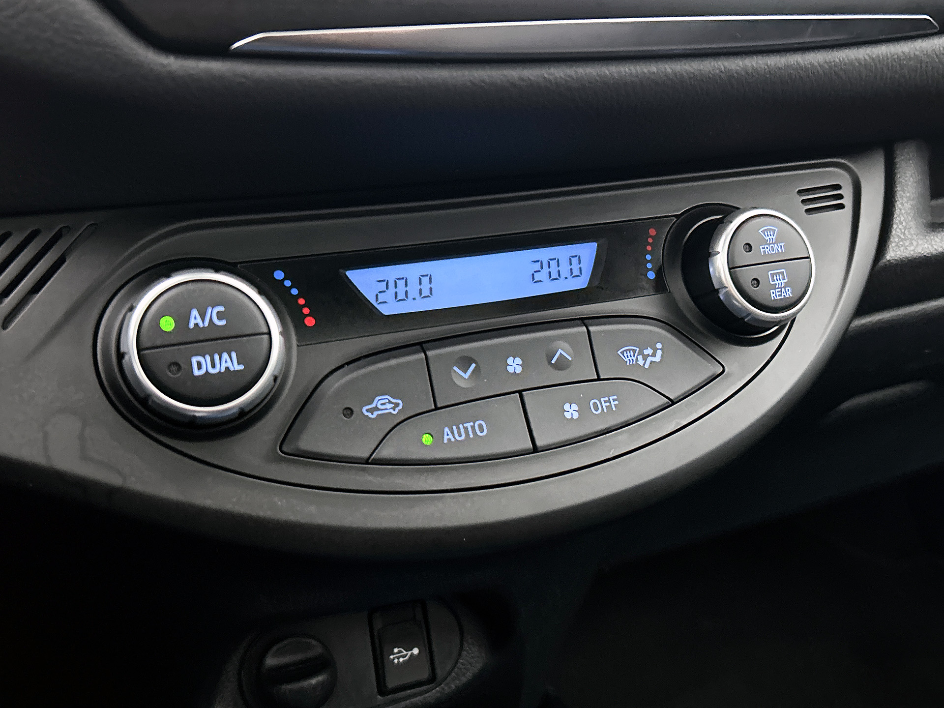 Foto van Toyota Toyota Yaris Hybrid