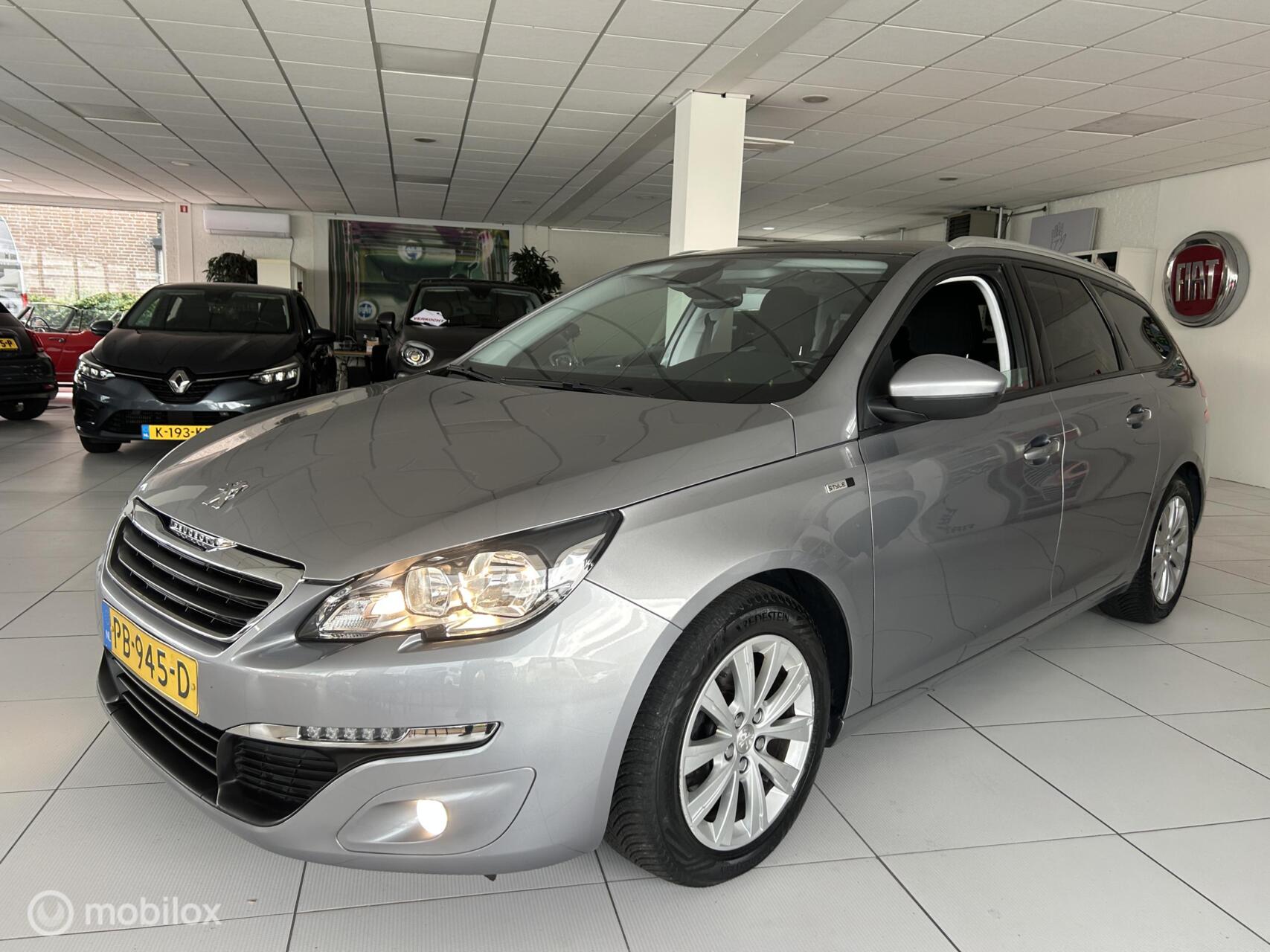 Peugeot 308 1.2 110pk Style Distributie vervangen 2017 - voorkant