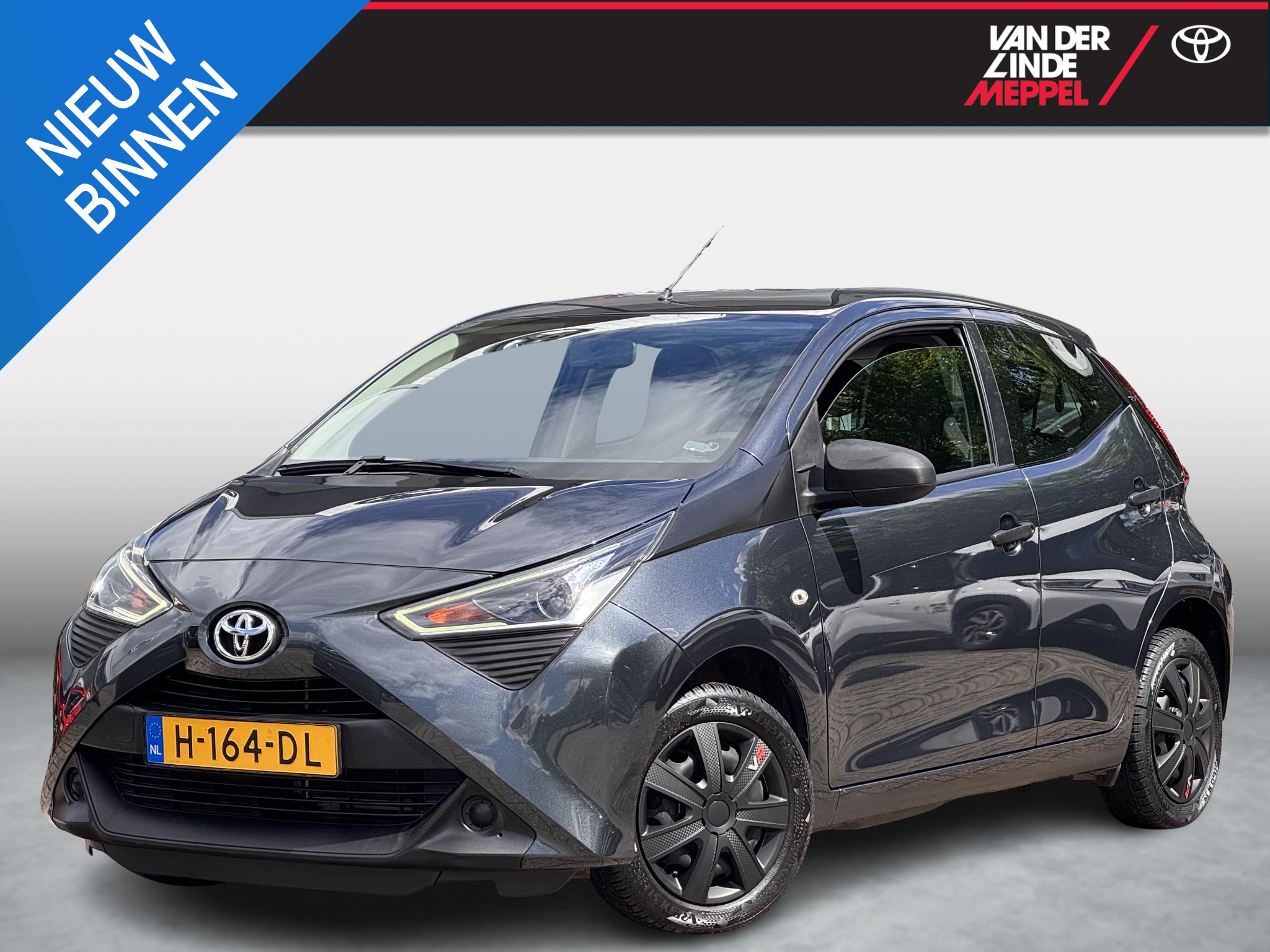 Toyota Toyota Aygo 1.0 VVT-i X-Fun Airco Bleutooth All Season 2019 - voorkant