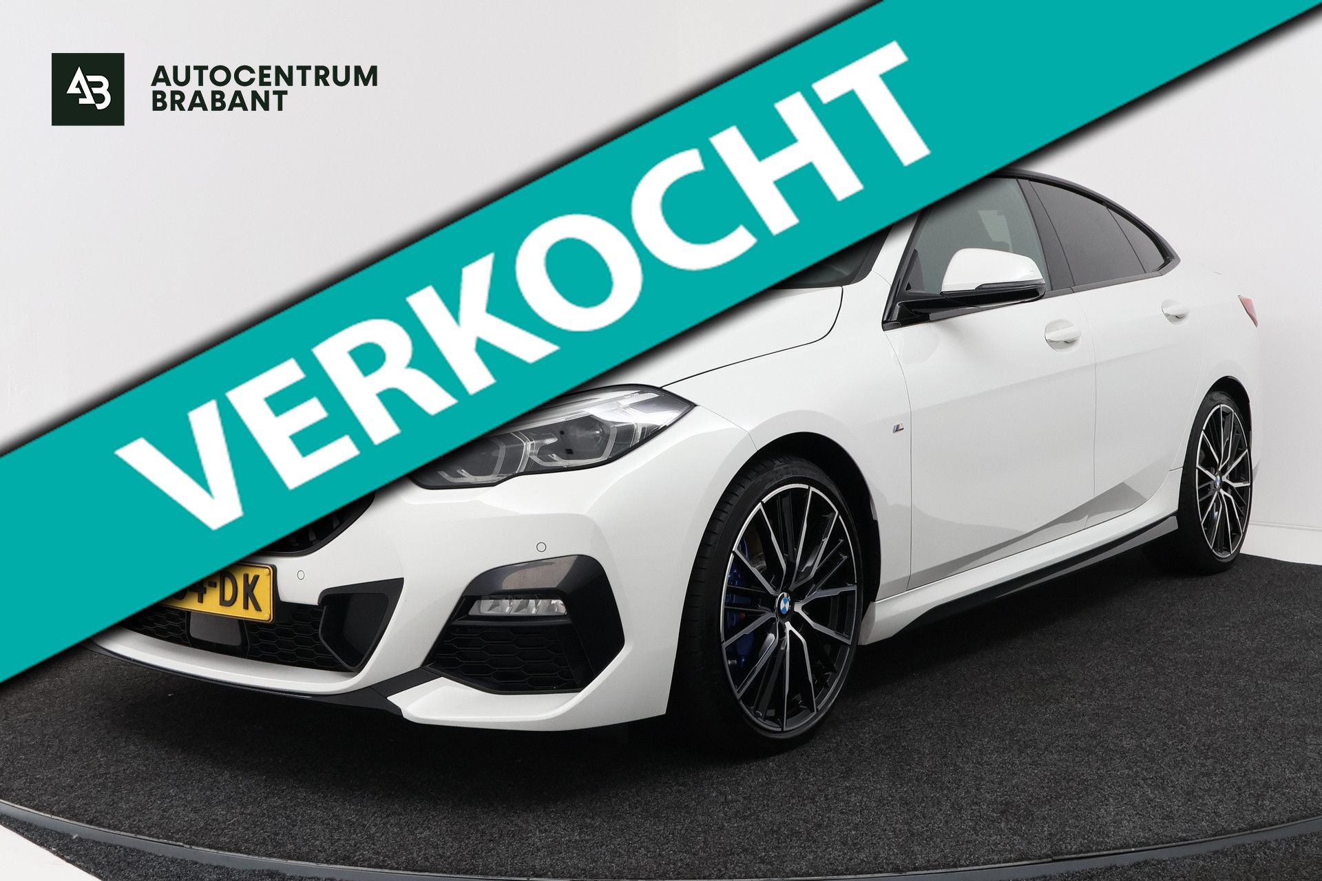 BMW 218i 218i Executive Edition (PANORAMADAK, STOELVERWARMING, STUURVERWARMING, NAVIGATIE, DEALER ONDERHOUDEN) 2020 - voorkant