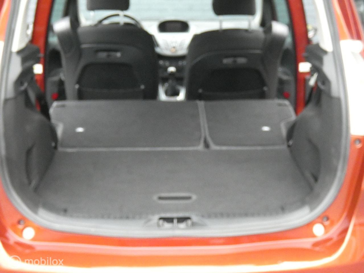 Foto van Ford B-max