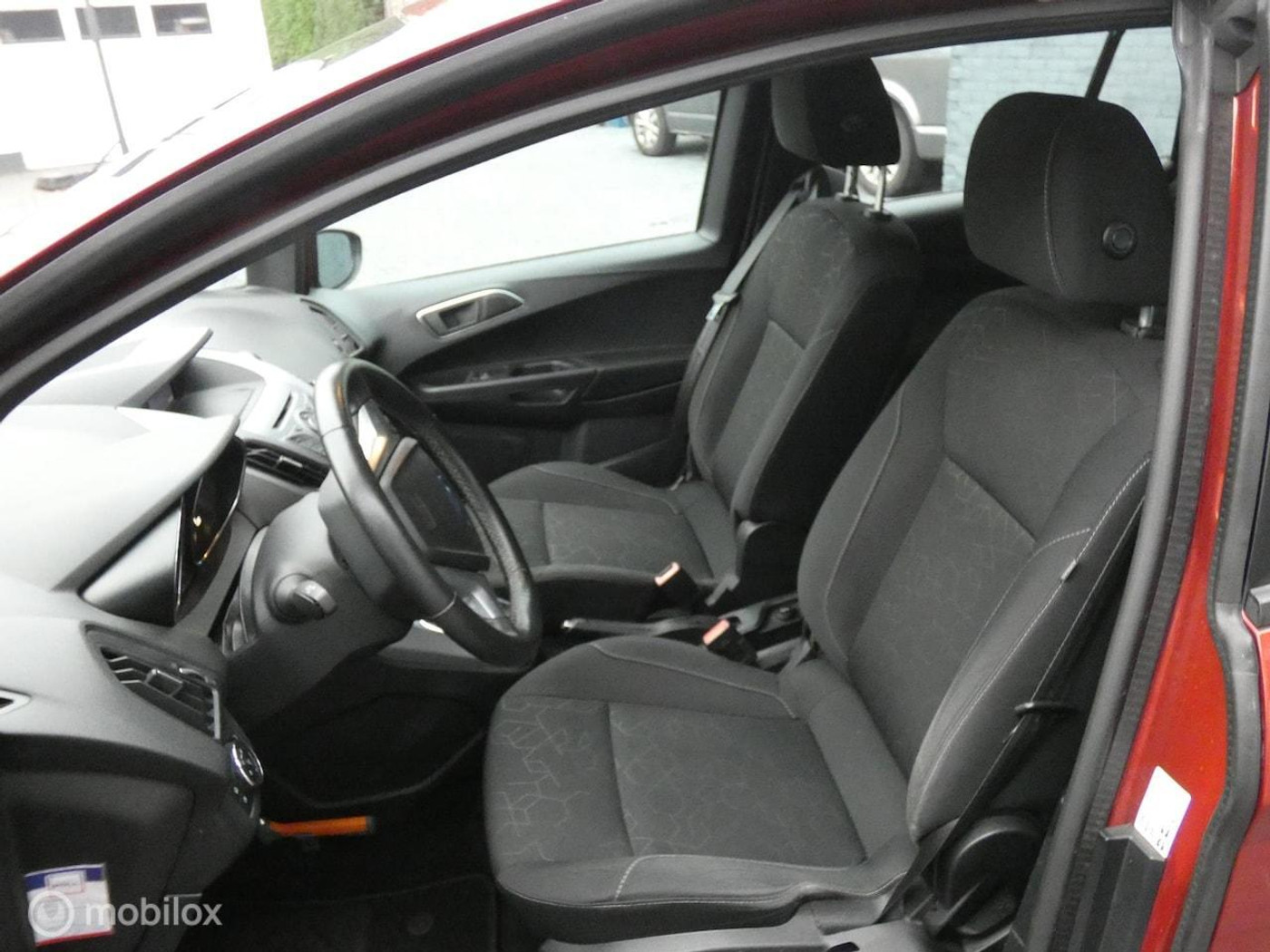 Foto van Ford B-max