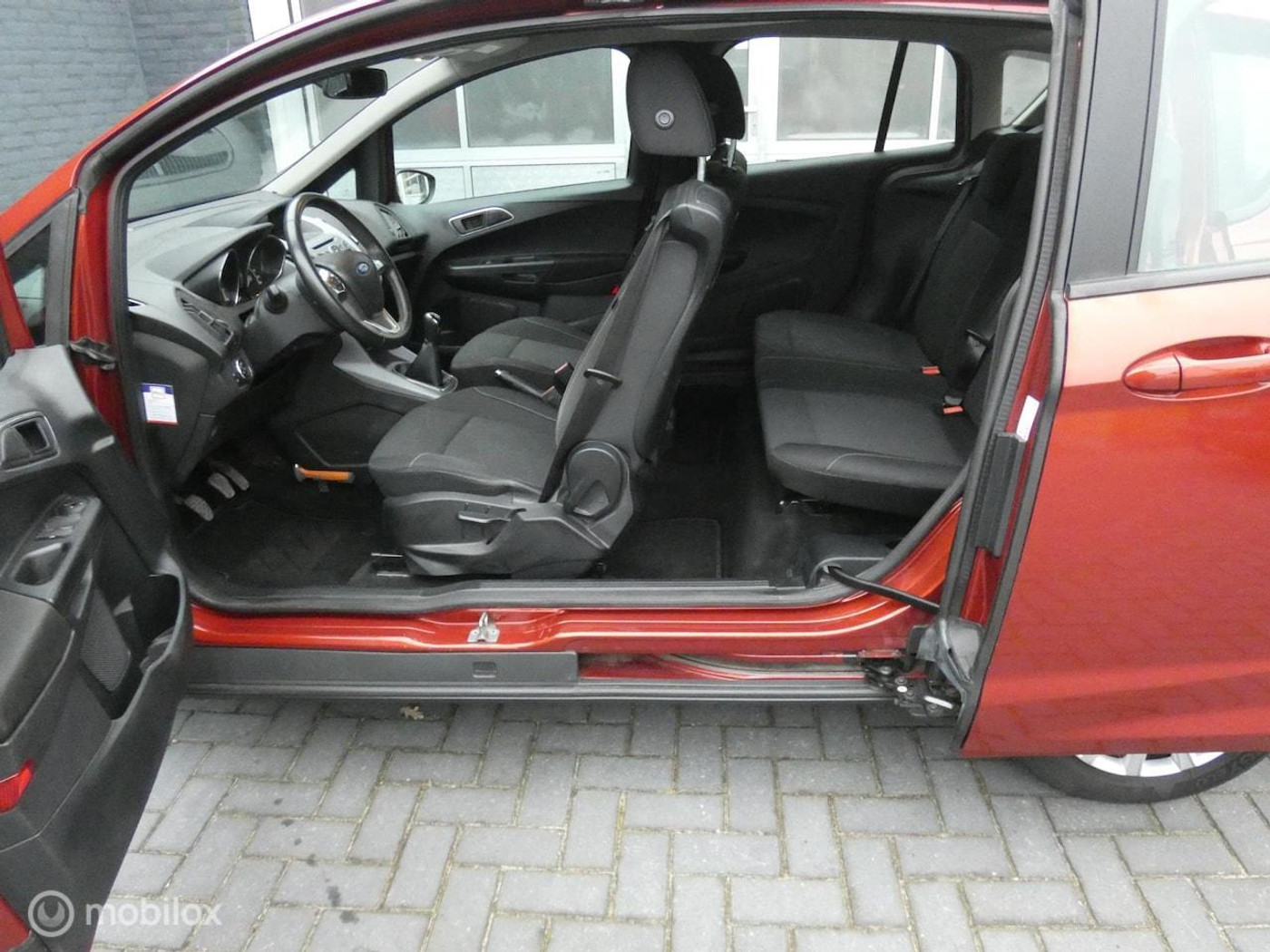 Foto van Ford B-max