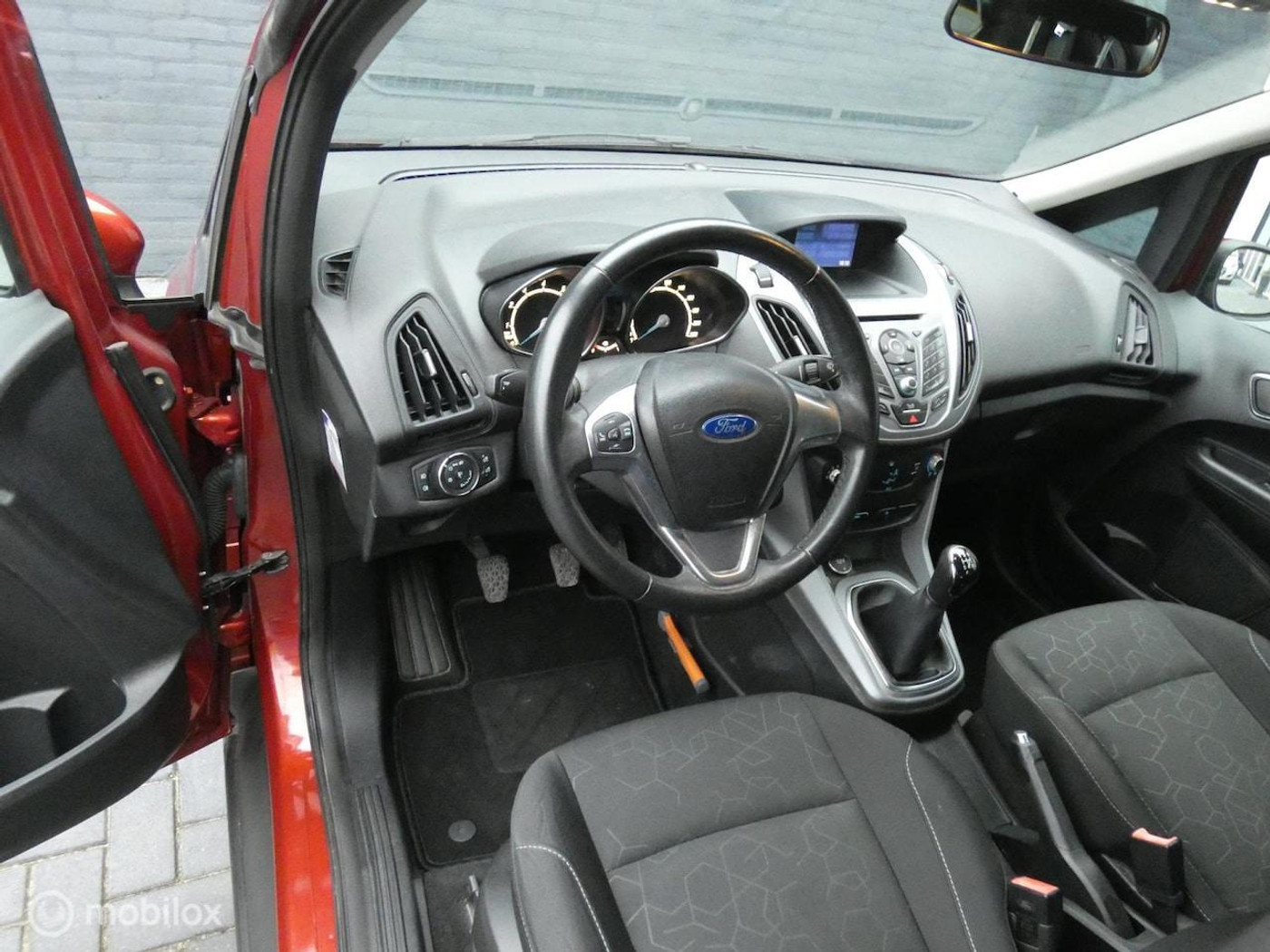Foto van Ford B-max