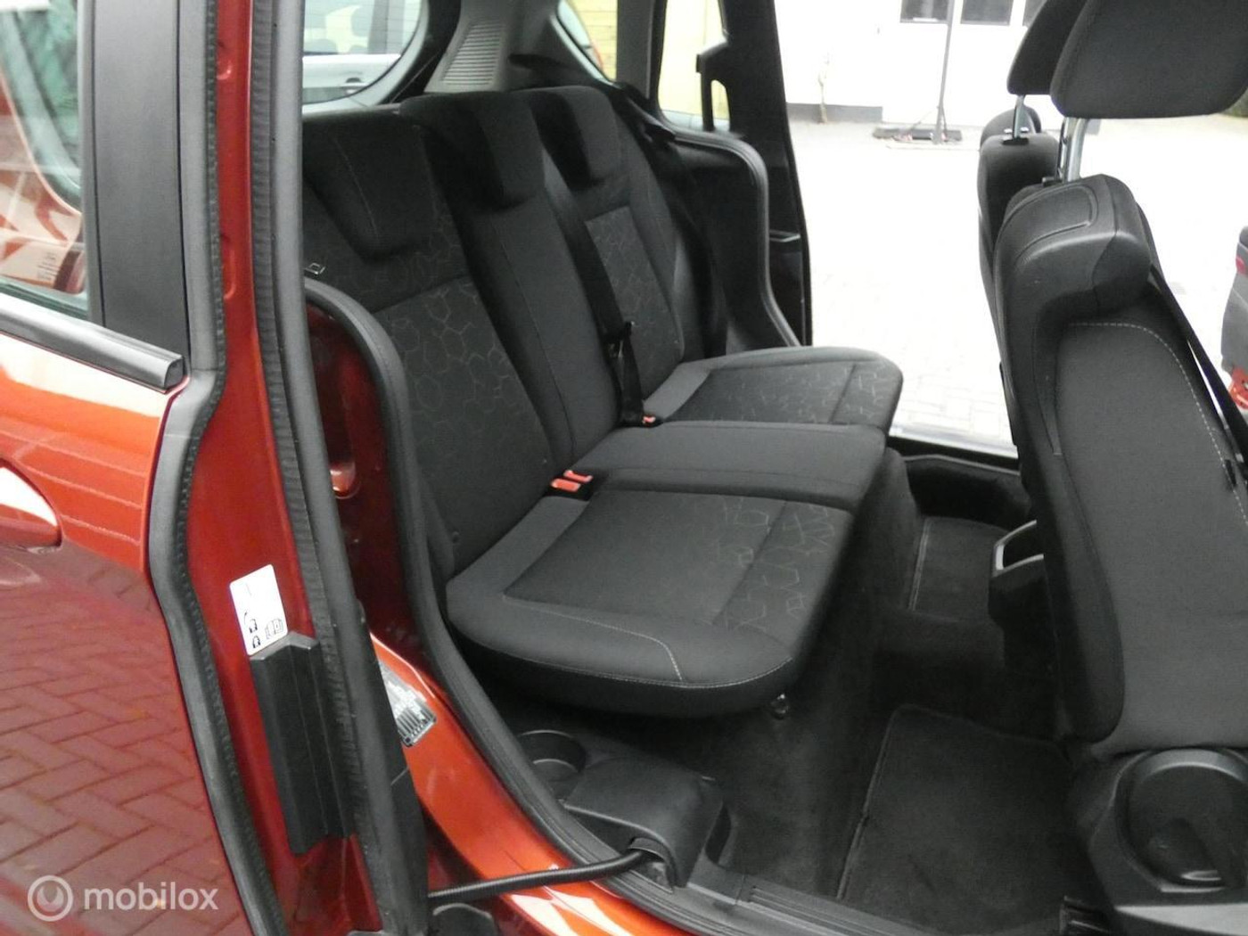 Foto van Ford B-max