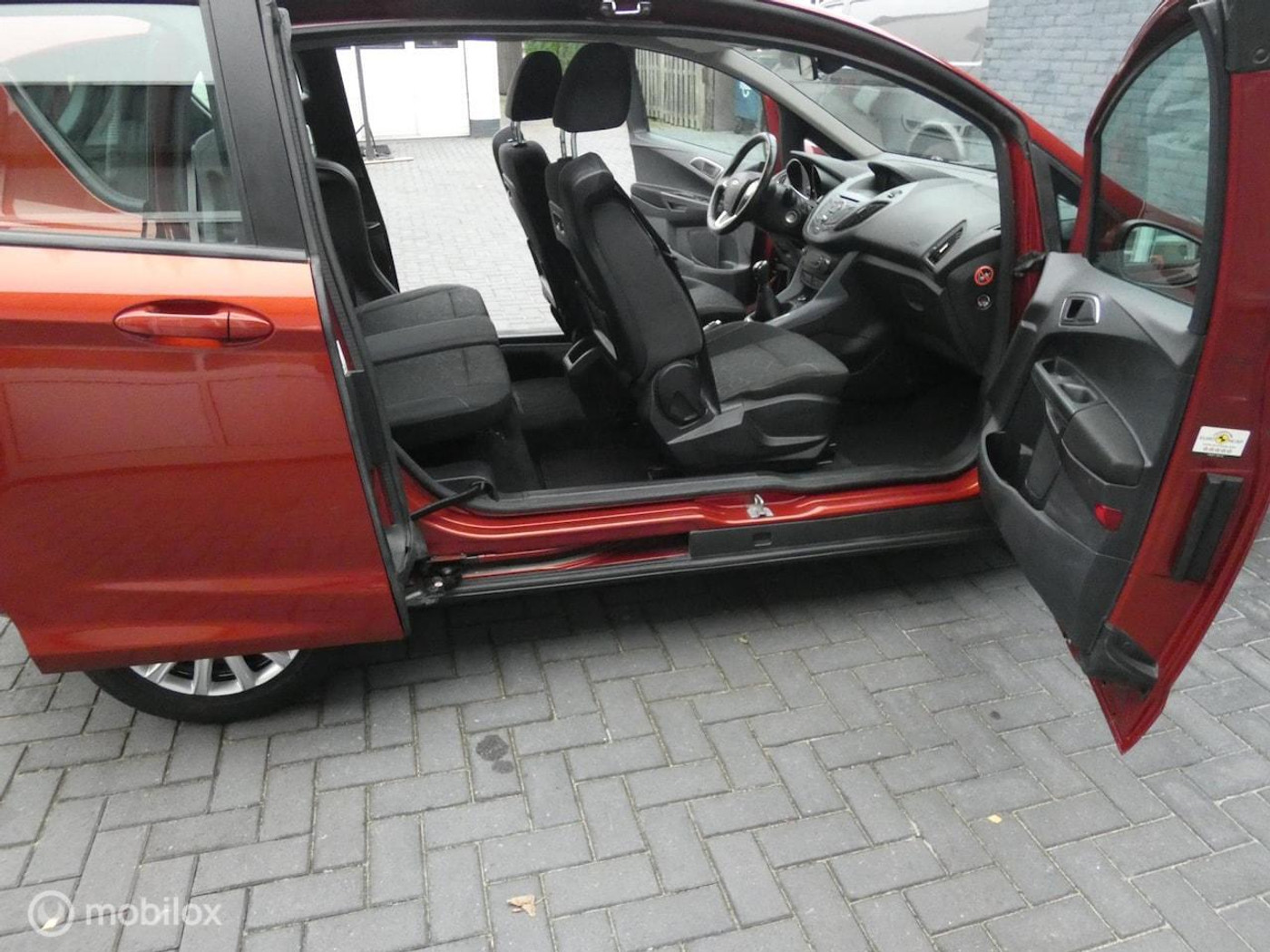 Foto van Ford B-max