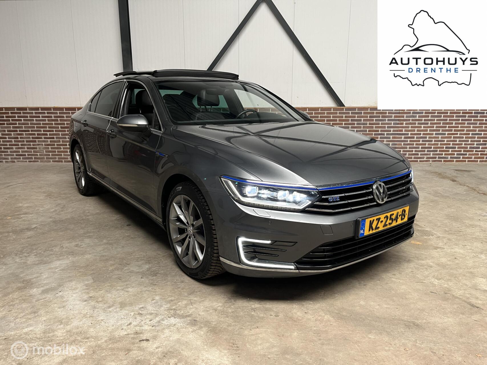 Volkswagen Passat 1.4 TSI GTE Connected Series Plus PANORAMA/LEER/AUTOMAAT 2016 - voorkant