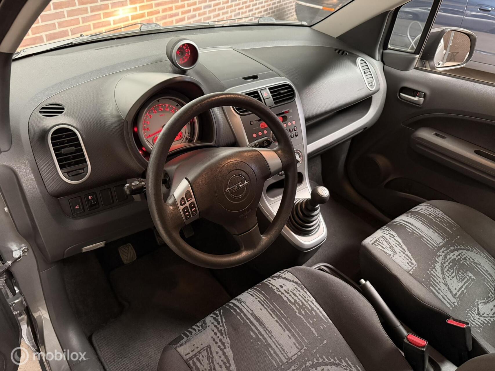 Foto van Opel Agila