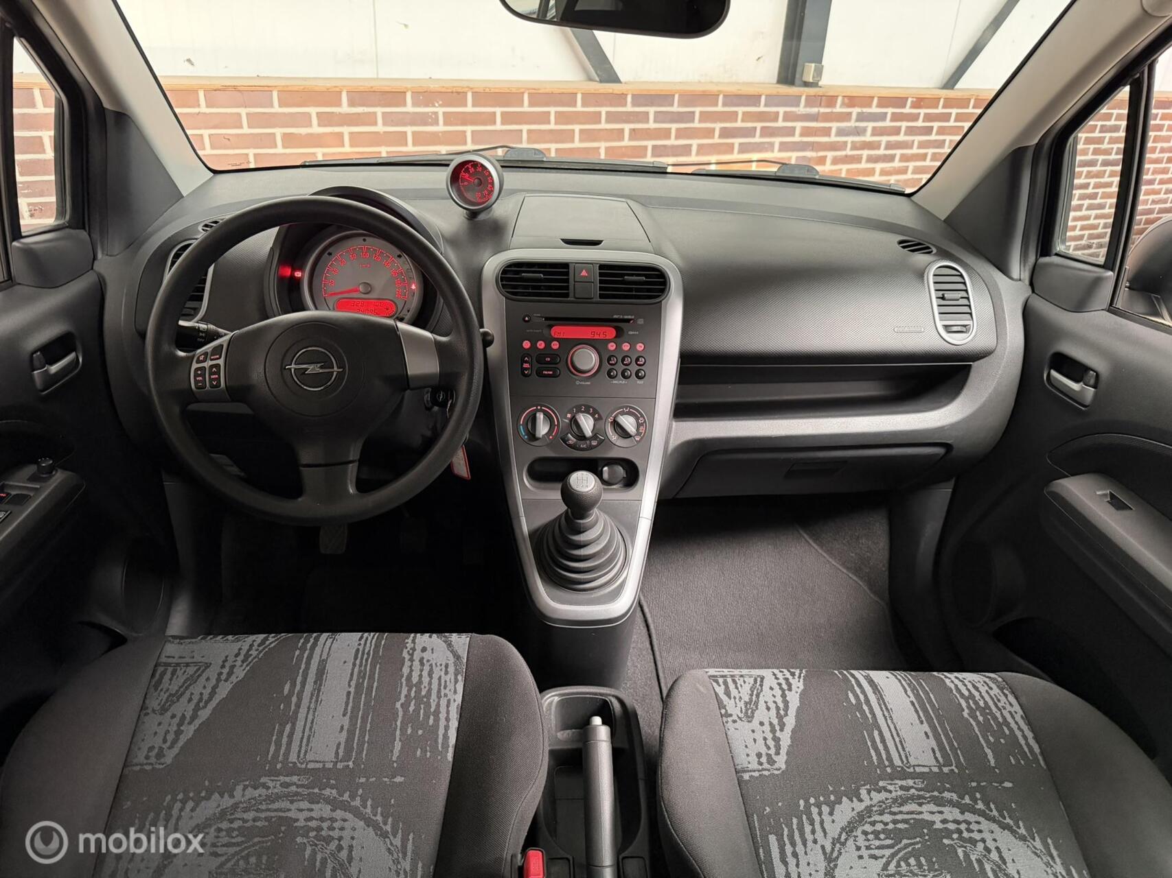 Foto van Opel Agila