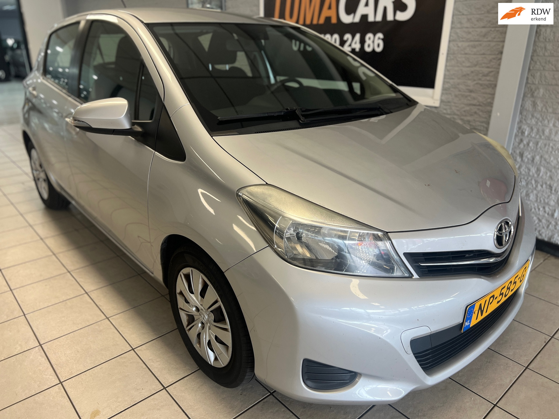 Toyota Toyota Yaris 1.0 VVT-i Aspiration |NW APK |Camera |Dealer OH 2013 - voorkant