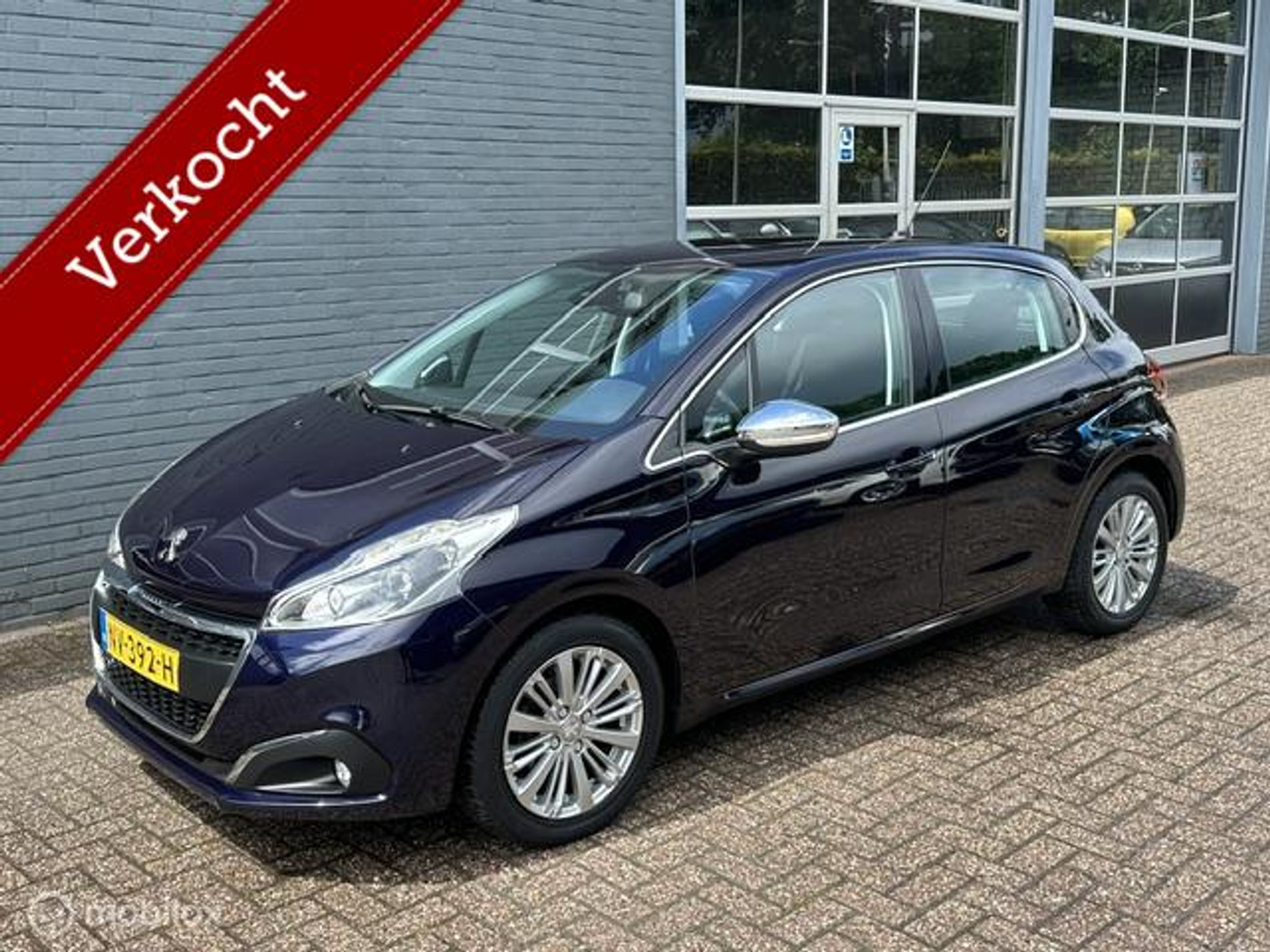 Peugeot 208 1.2 PureTech Allure Automaat 110pk 2017 - voorkant