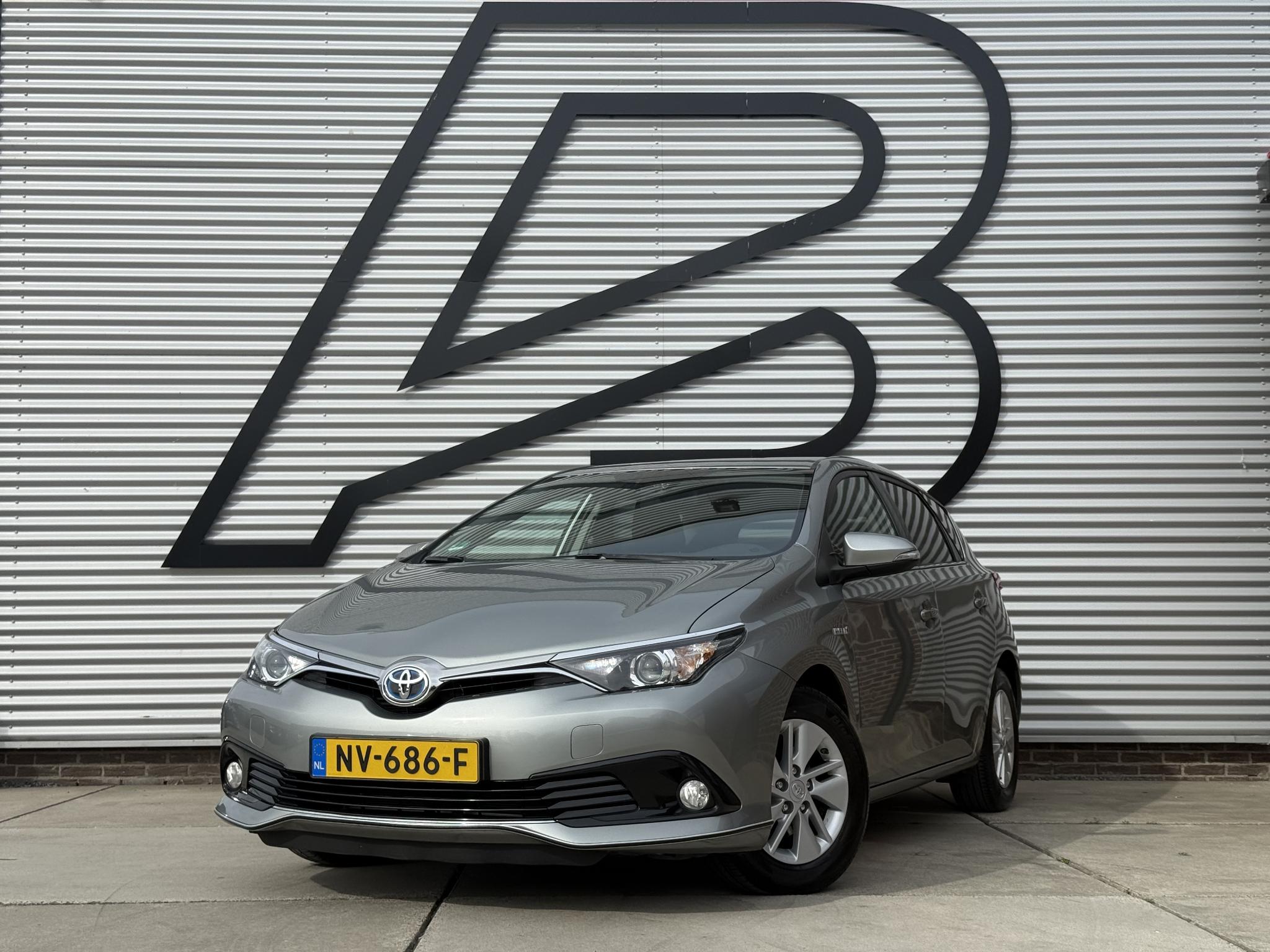 Toyota Toyota Auris 1.8 Hybrid Lease Pro 2016 - voorkant