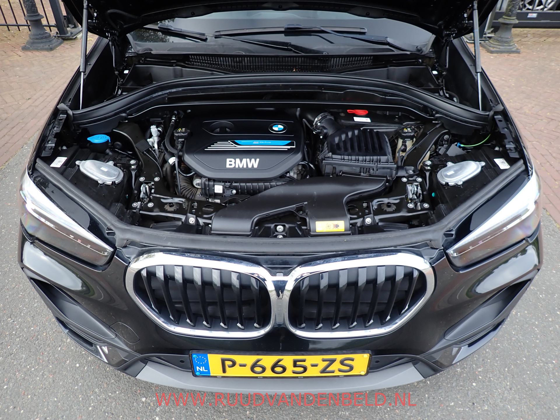 Foto van BMW X1 Xdrive25e