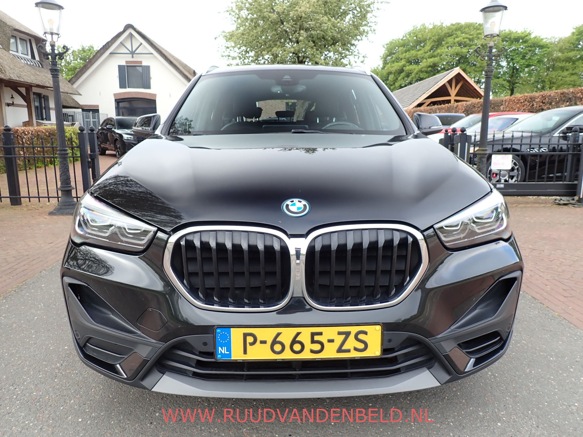 Foto van BMW X1 Xdrive25e