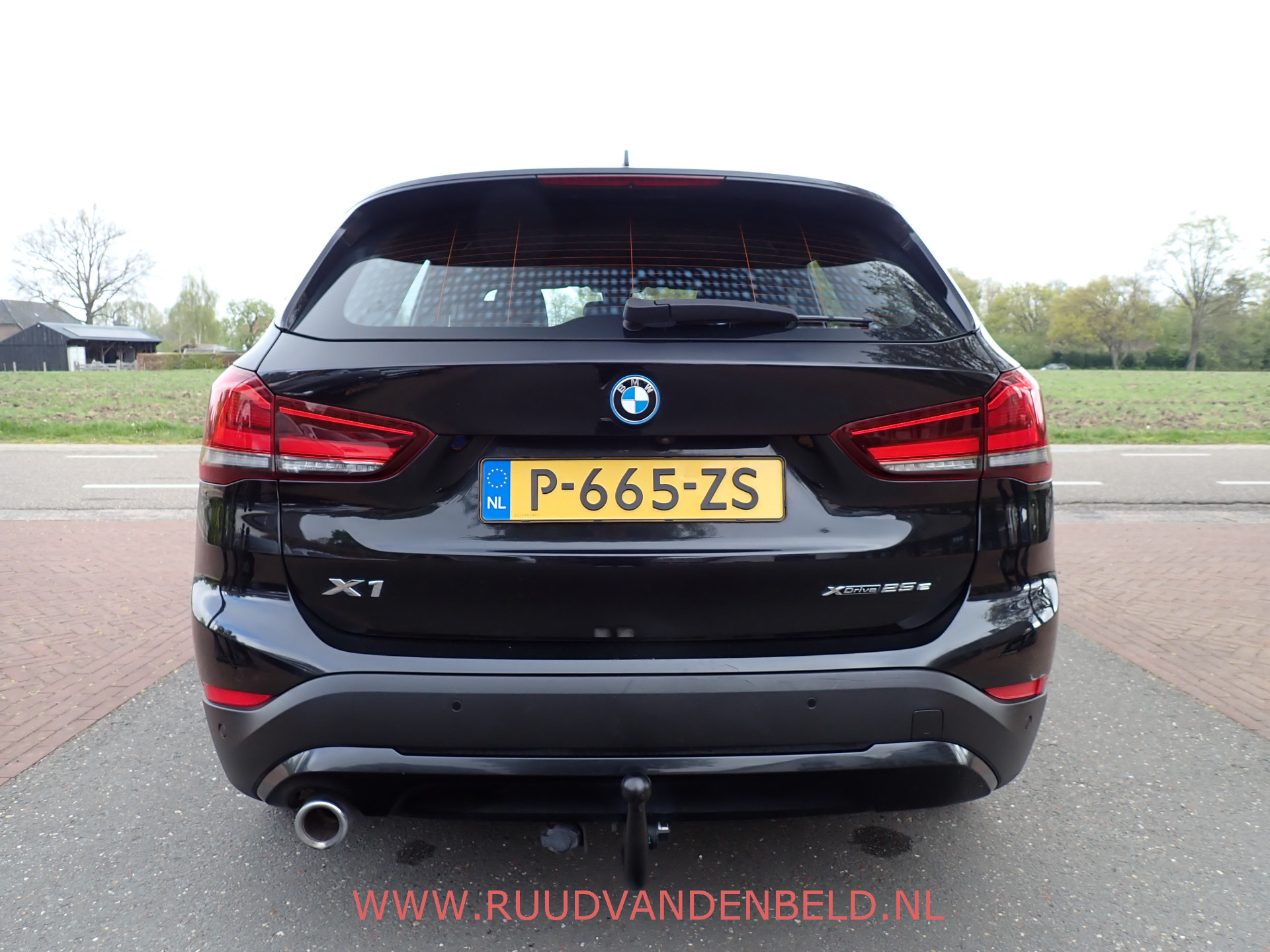 Foto van BMW X1 Xdrive25e