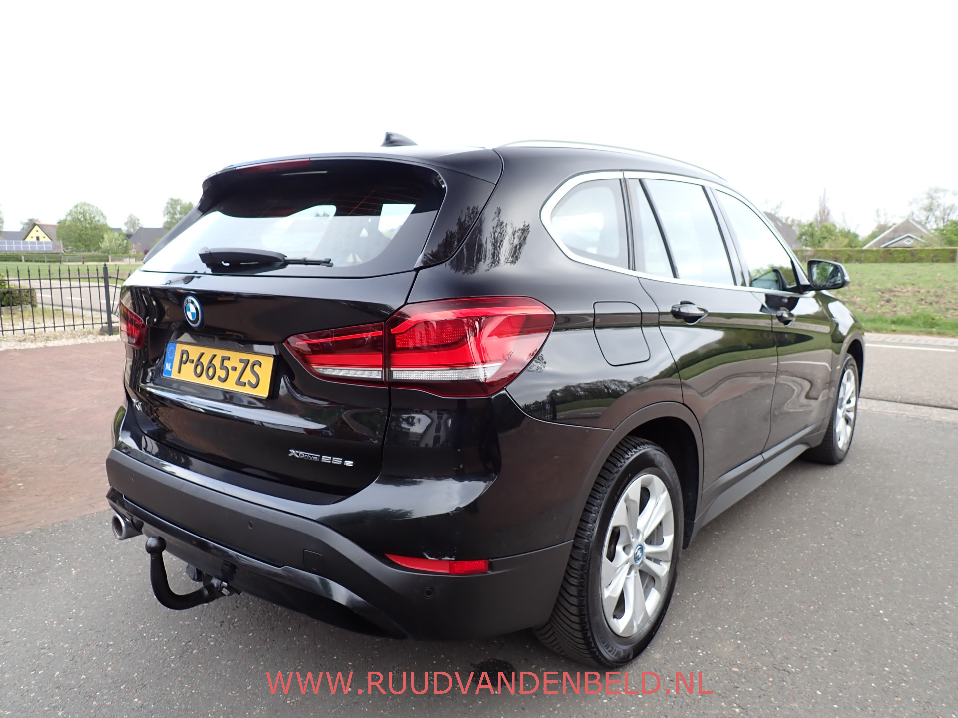 Foto van BMW X1 Xdrive25e