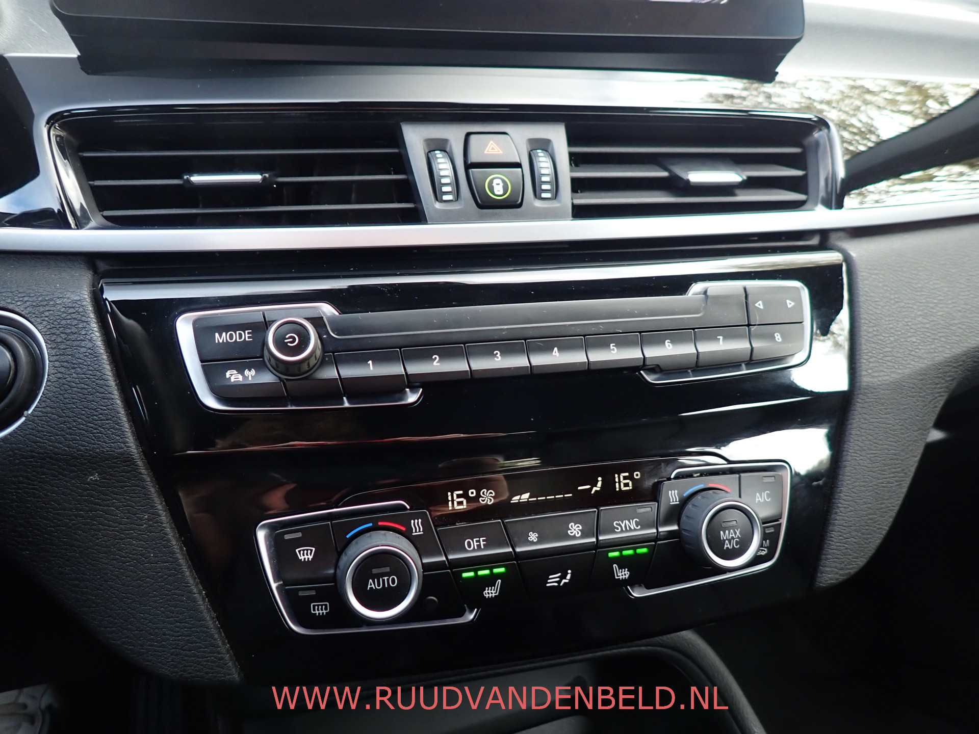 Foto van BMW X1 Xdrive25e