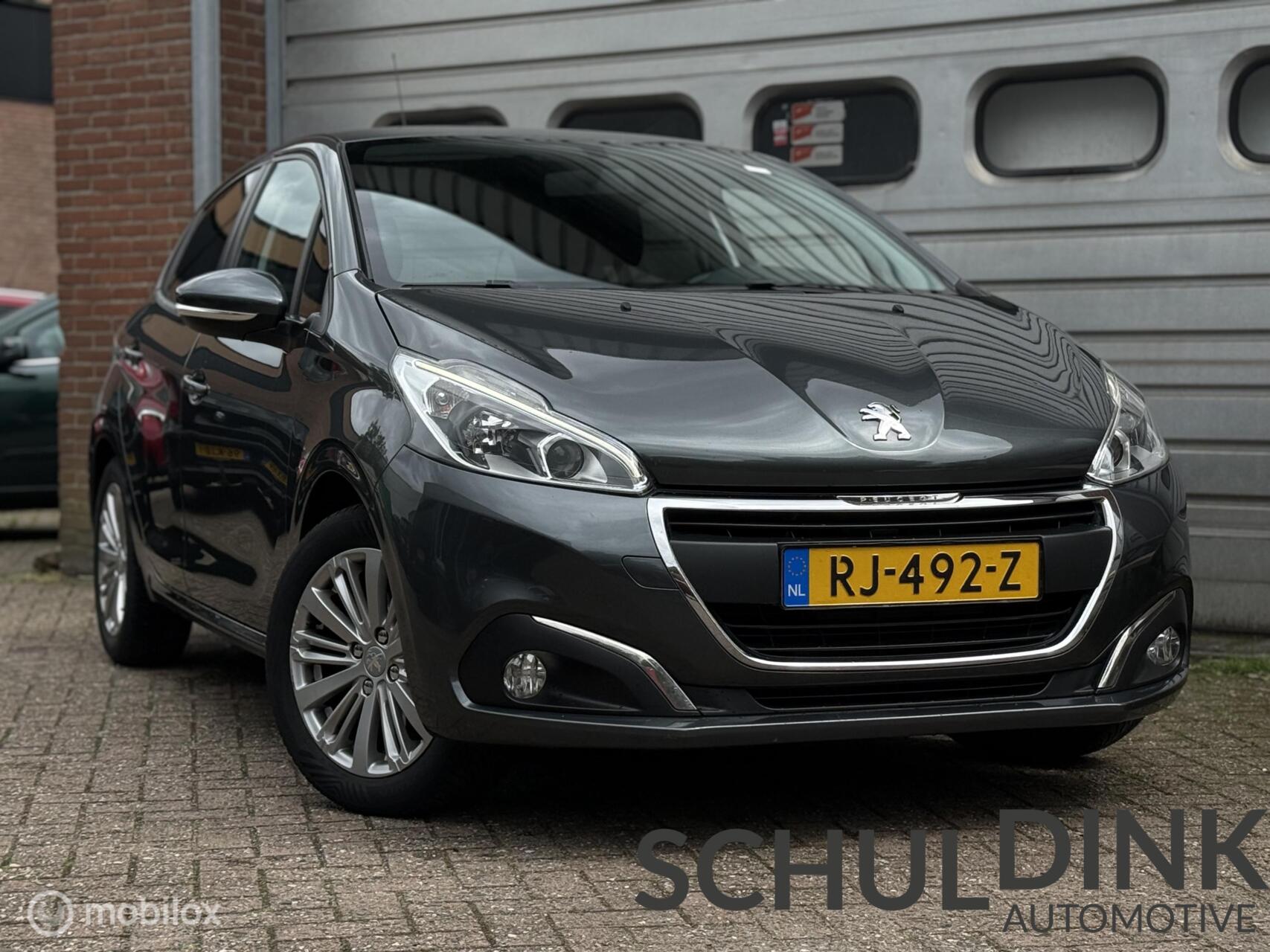 Peugeot 208 1.2 PureTech Allure TREKHAAK|CRUISE CONTROLE|AIRCO 2017 - voorkant
