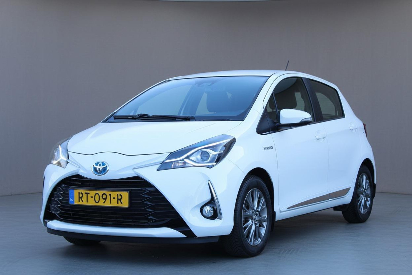 Toyota Toyota Yaris Hybrid 1.5 Hybrid Executive | Clima | Camera | Trekhaak 2018 - voorkant