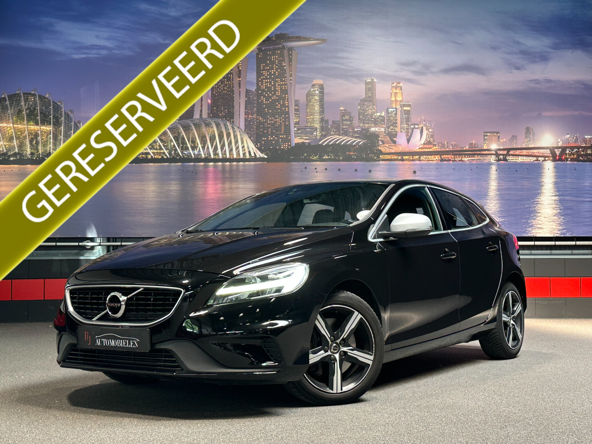 Volvo V40 2.0 D3 R-Design Sport 2018 - voorkant