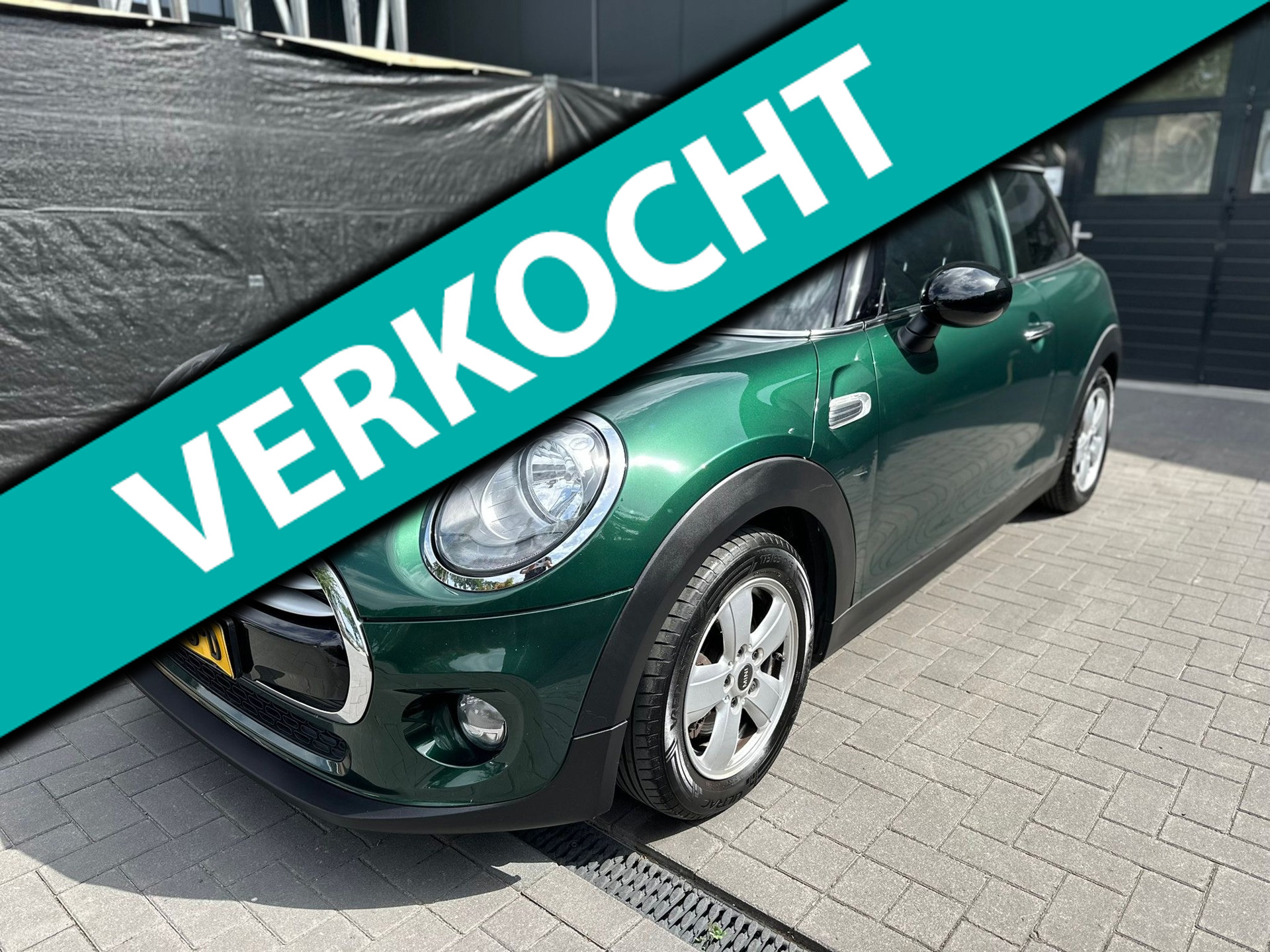 Mini Cooper 1.5 Chili Serious Business | Navi | Cruise | Airco 2015 - voorkant