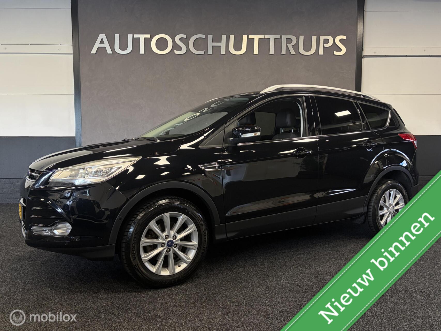 Ford Kuga 1.5 Titanium Styling Pack STOELVERW. / TR.HAAK / CLIMA / CRUISE / 2016 - voorkant