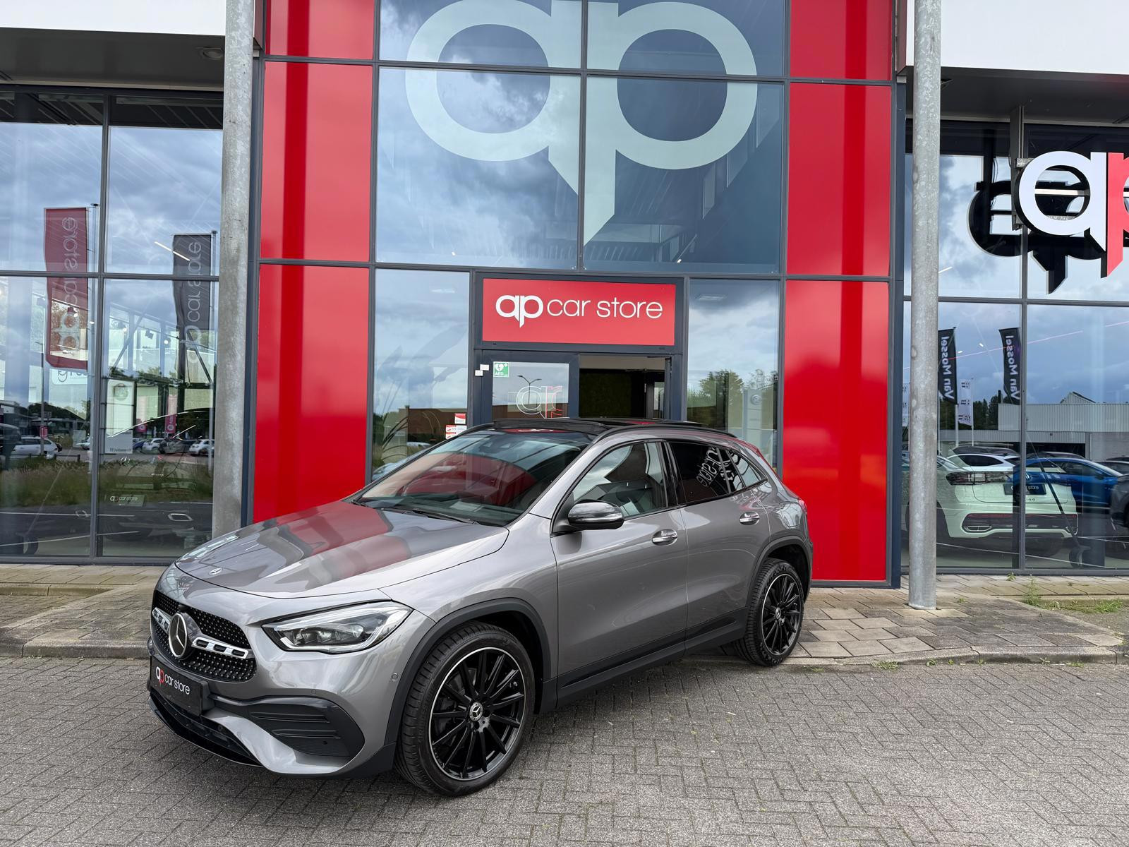 Mercedes-Benz Gla 250 E 250 e Business Line AMG/Panorama/Memory Full spec 2022 - voorkant