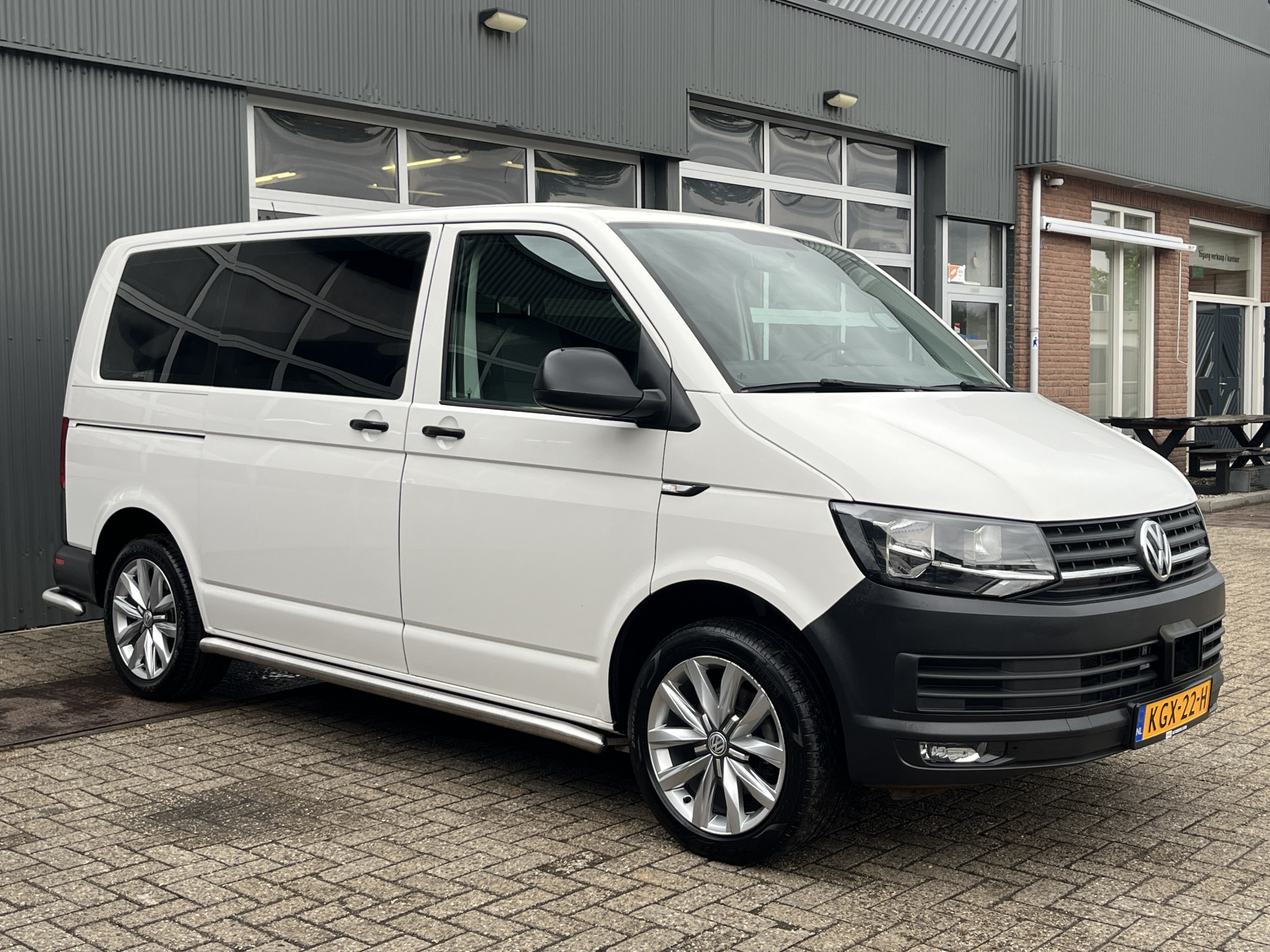 Foto van VOLKSWAGEN KOMBI