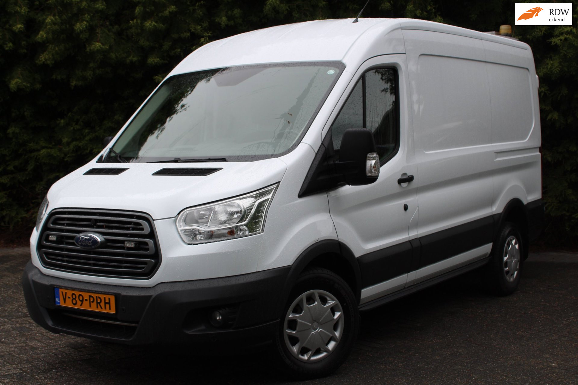 Ford Transit 350 2.0 TDCI L2H2 Trend 131PK | Airco | Cruise Control | Navigatie | Camera | Inbouw 2019 - voorkant