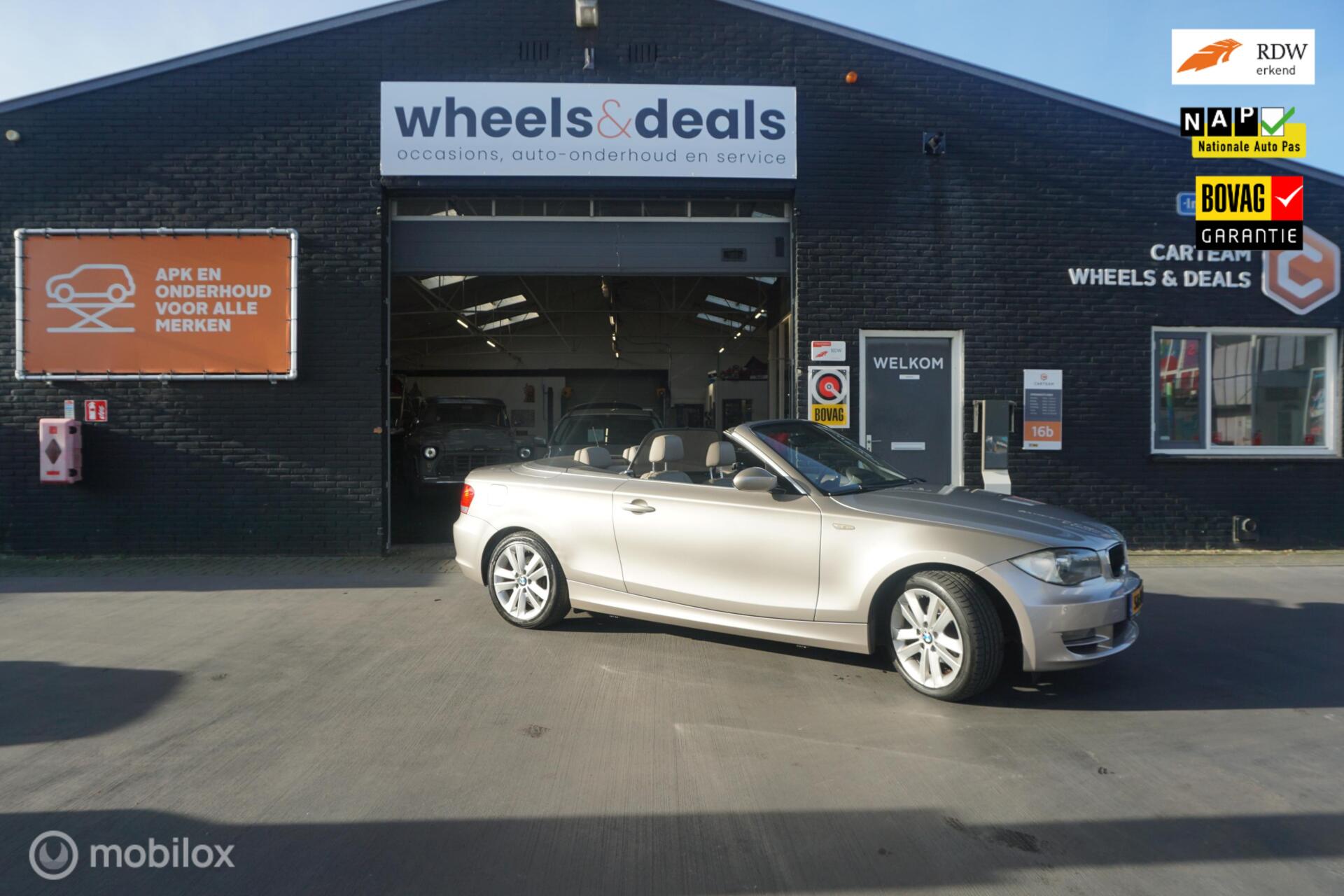 BMW 1er Reihe 118i High Executive 2009 - voorkant