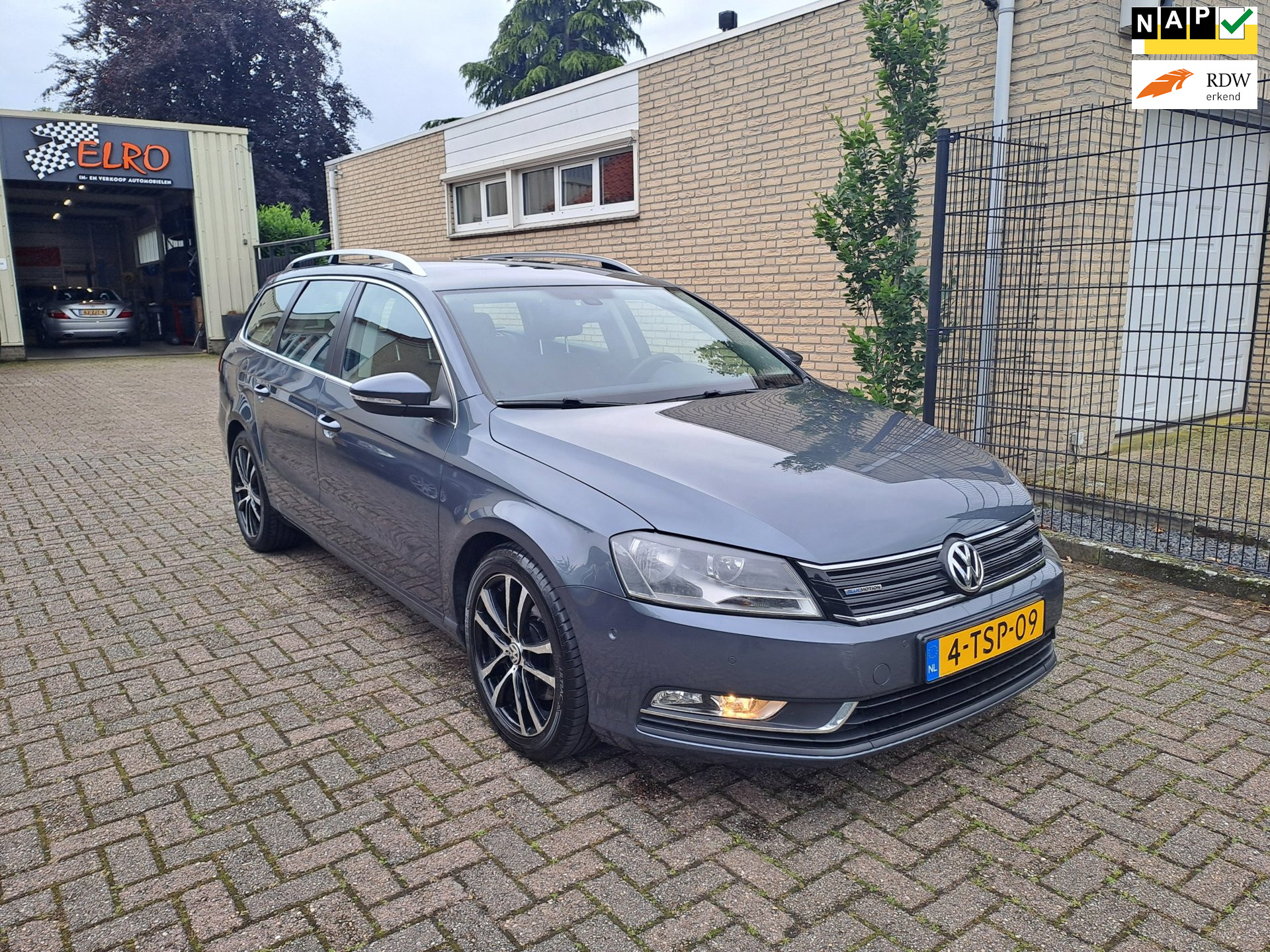 Volkswagen Passat 1.6 TDI BlueMotion Executive Edition 2014 - voorkant