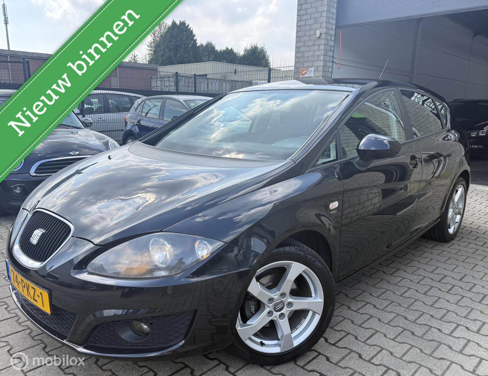 Seat Leon 1.2 TSI Ecomotive Style / Facelift /Dealer onderh! 2011 - voorkant