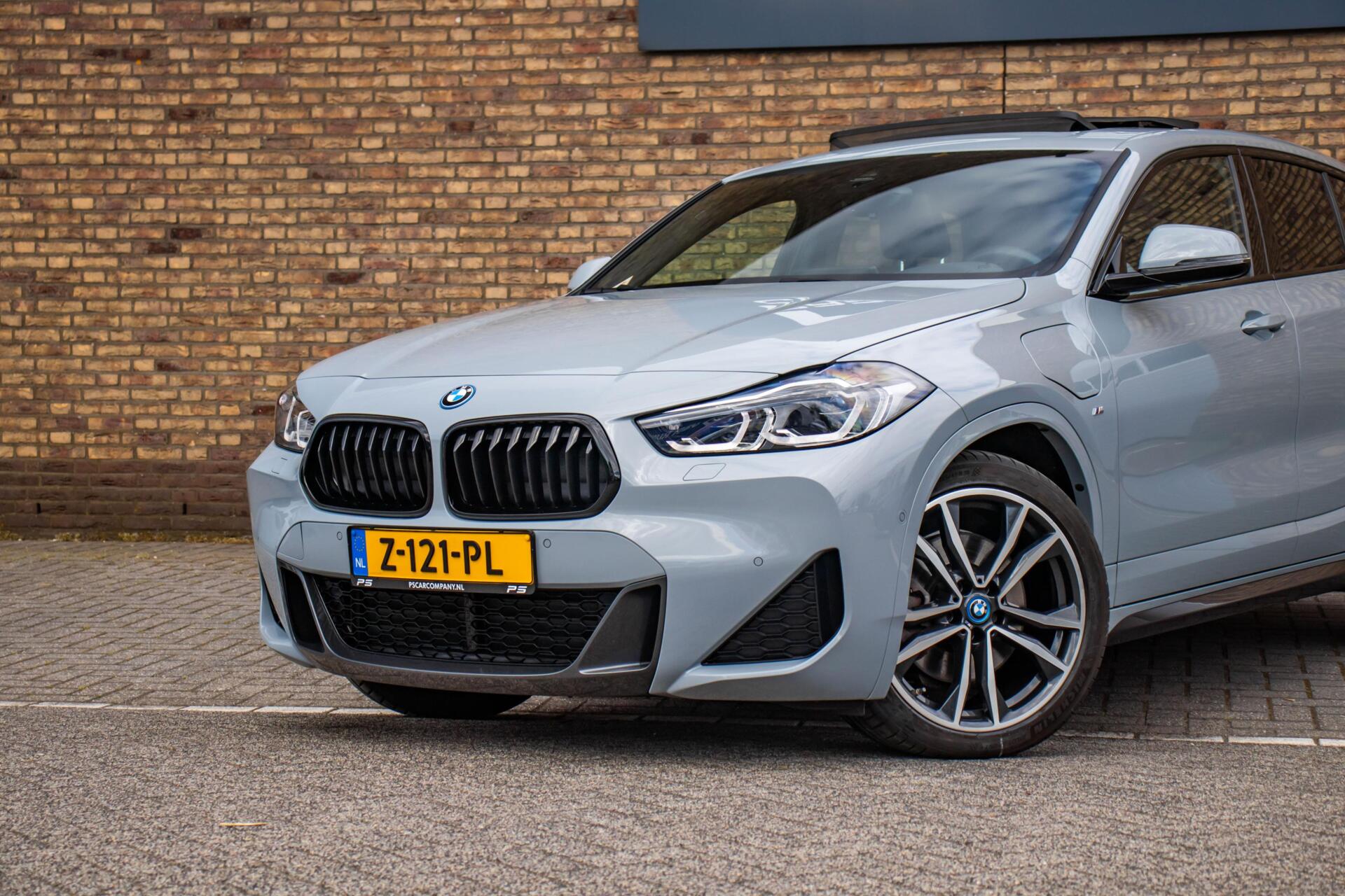 Foto van BMW X2 Xdrive25e