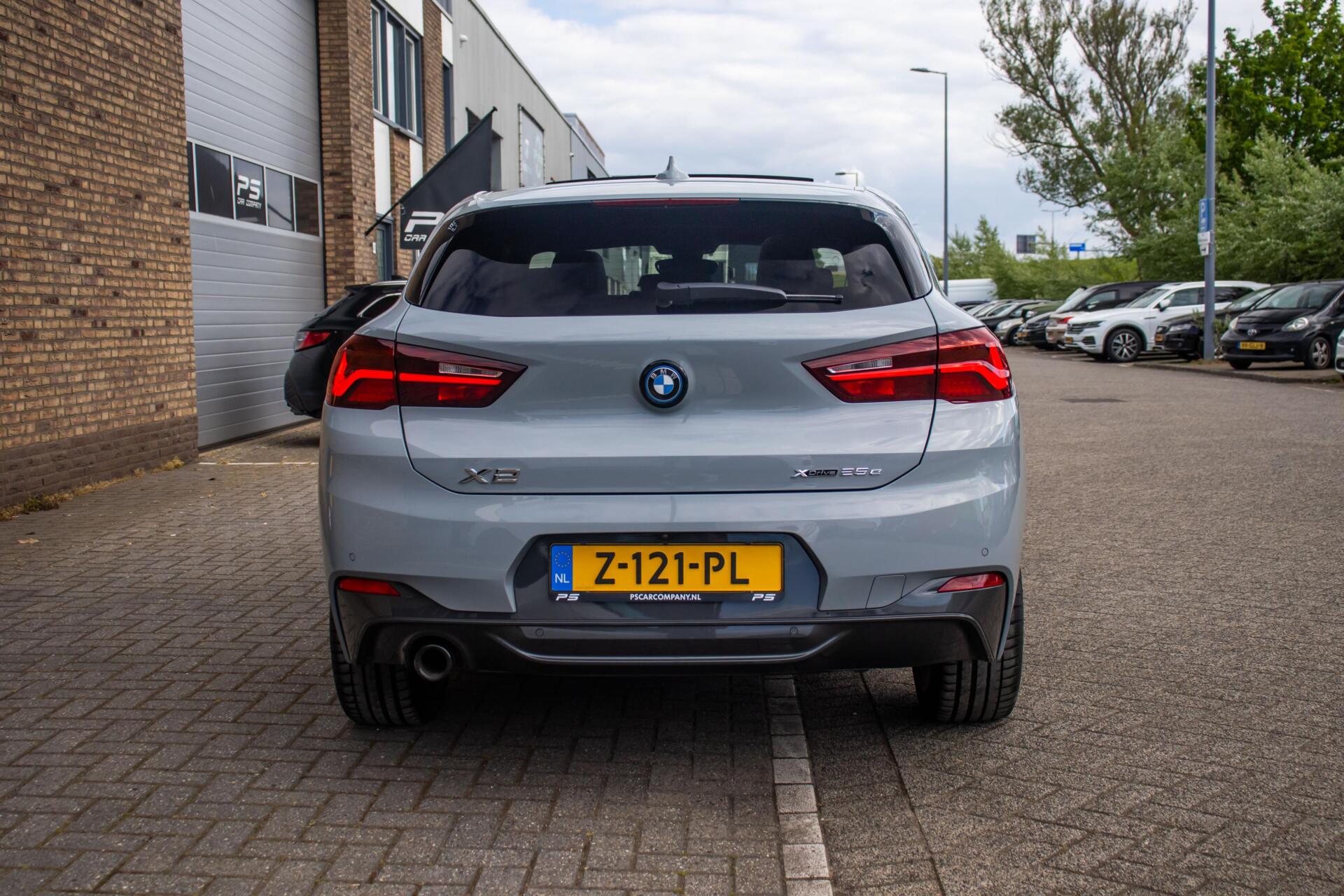 Foto van BMW X2 Xdrive25e