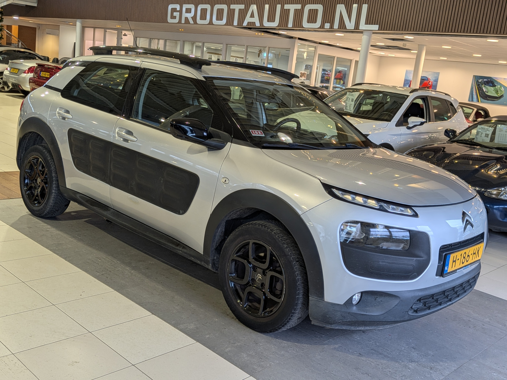 Citroen C4 Cactus 1.2 PureTech Business 2015 - voorkant