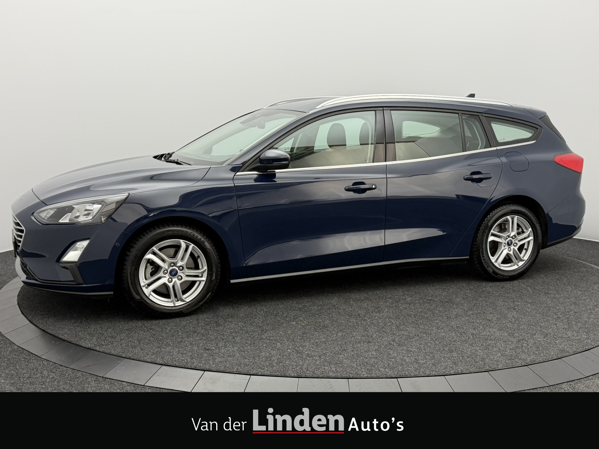 Ford Focus 1.0 EcoBoost Trend Edition Business | Camera | Winterpakket | Navigatie 2020 - voorkant