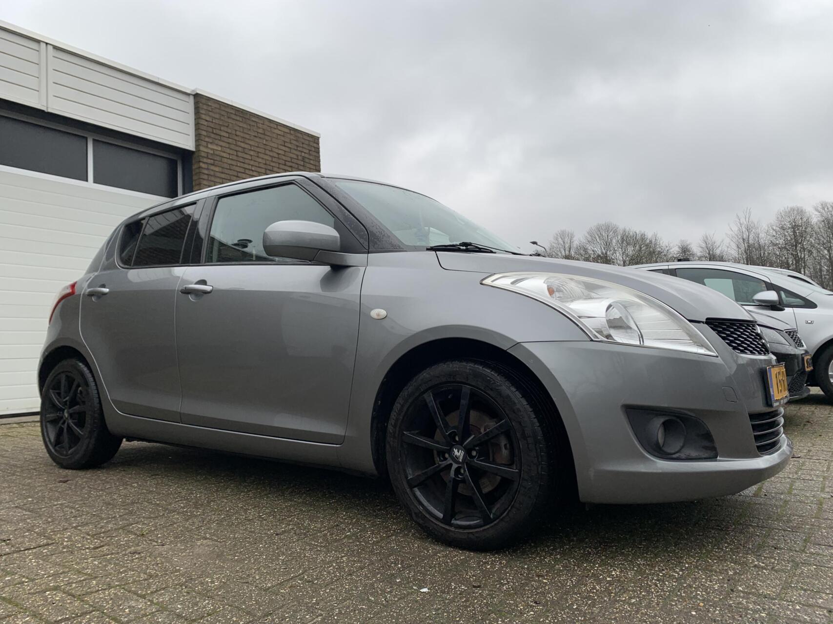 Foto van SUZUKI SWIFT