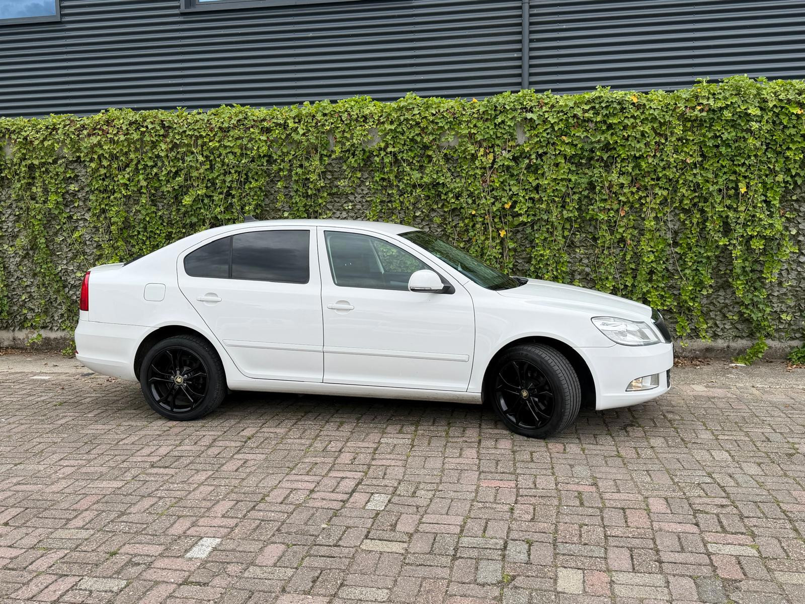 Skoda Octavia 1.4 TSI Ambition 2011 - voorkant