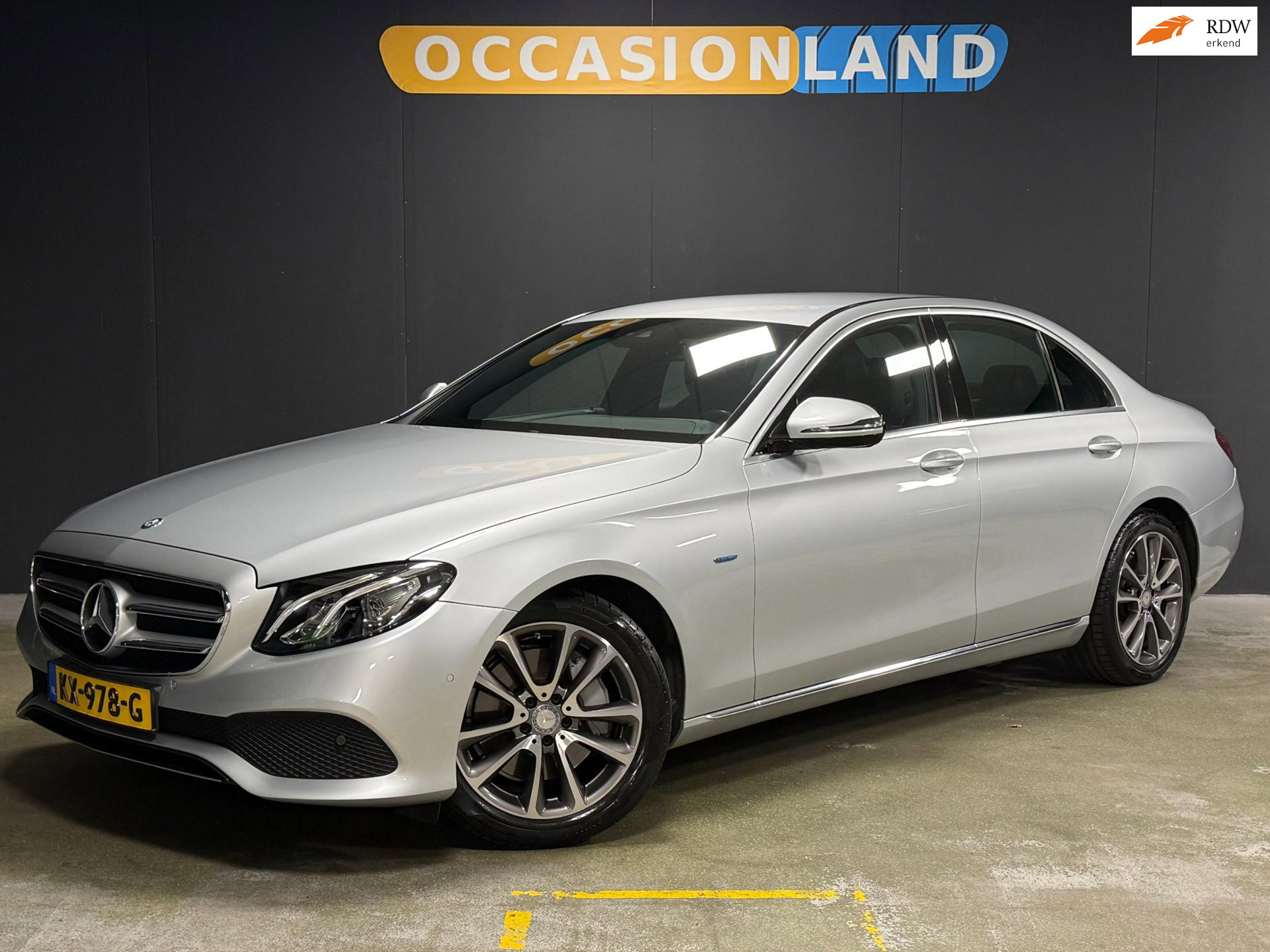Mercedes-Benz E 350 E 350 e Lease Edition|NL-AUTO|LED|STOELV|CRUISE|CAMERA|SFEER|NAVI|BLUETOOTH|CARPLAY|TREKHAAK|18INCH| 2016 - voorkant