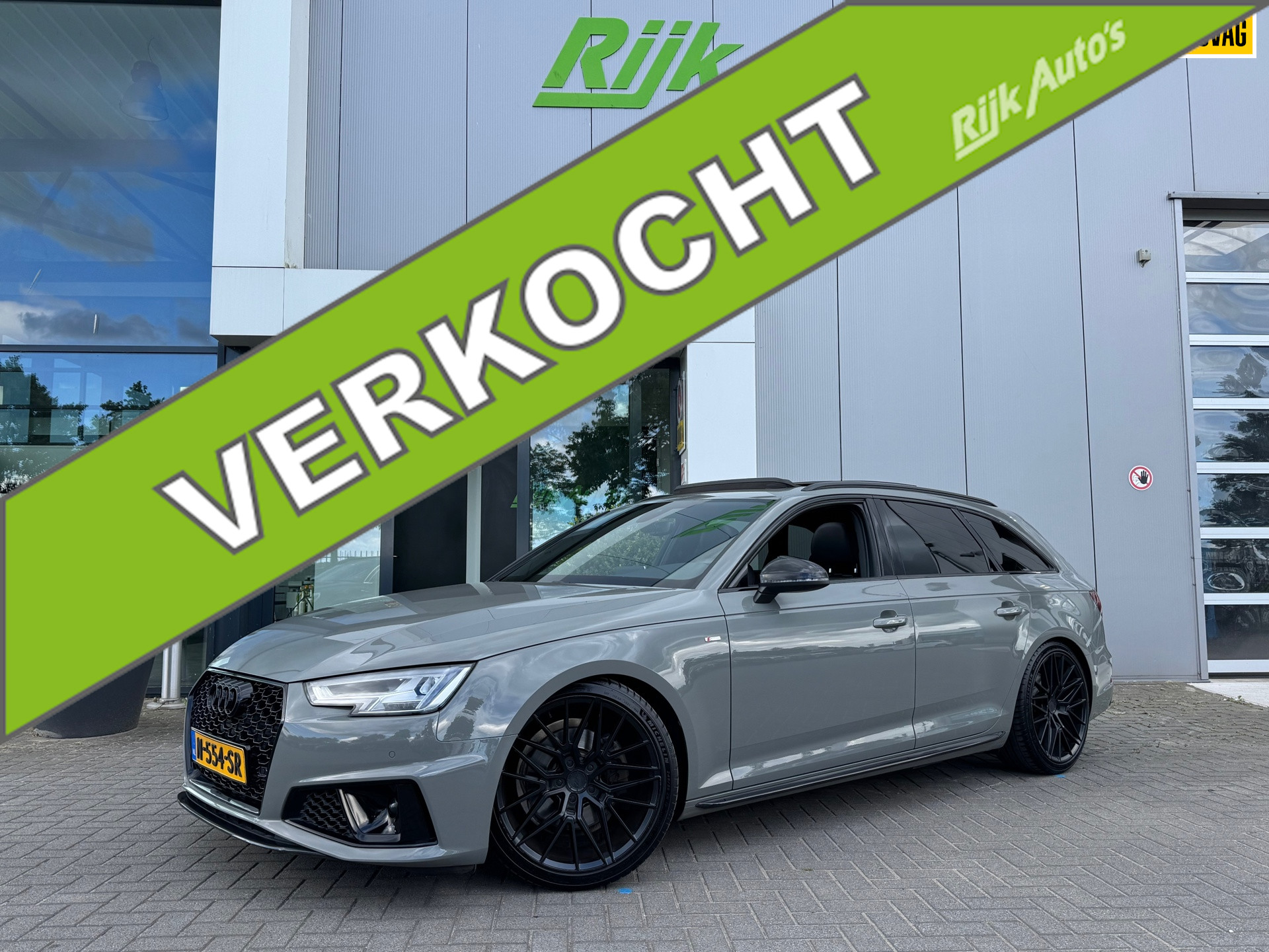 Audi A4 Avant 40 TFSI S-line black edition * Pano * Trekhaak * BTW 2019 - voorkant