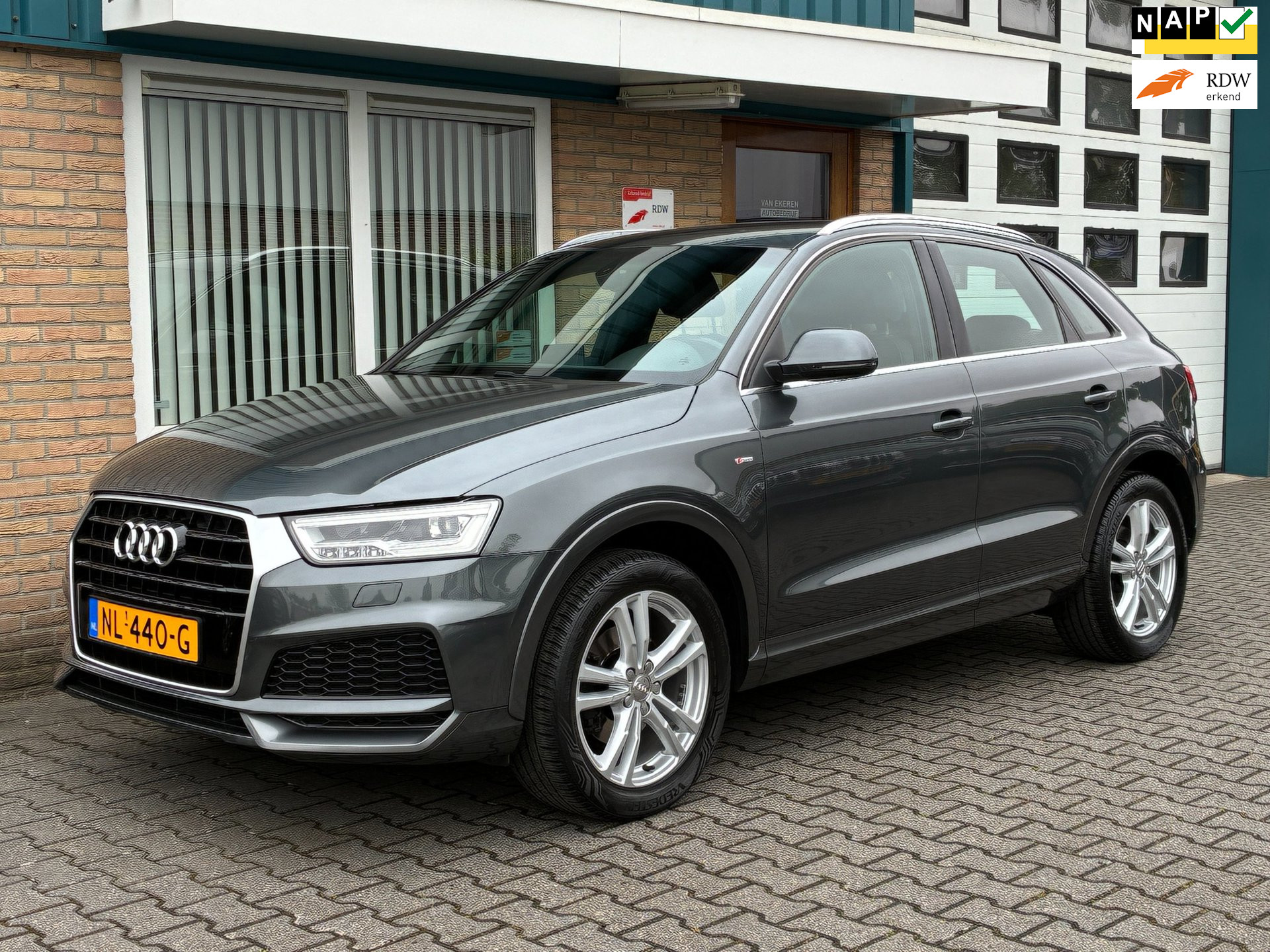 Audi Q3 1.4 TFSI CoD Sport S Line Edition Automaat 2017 - voorkant