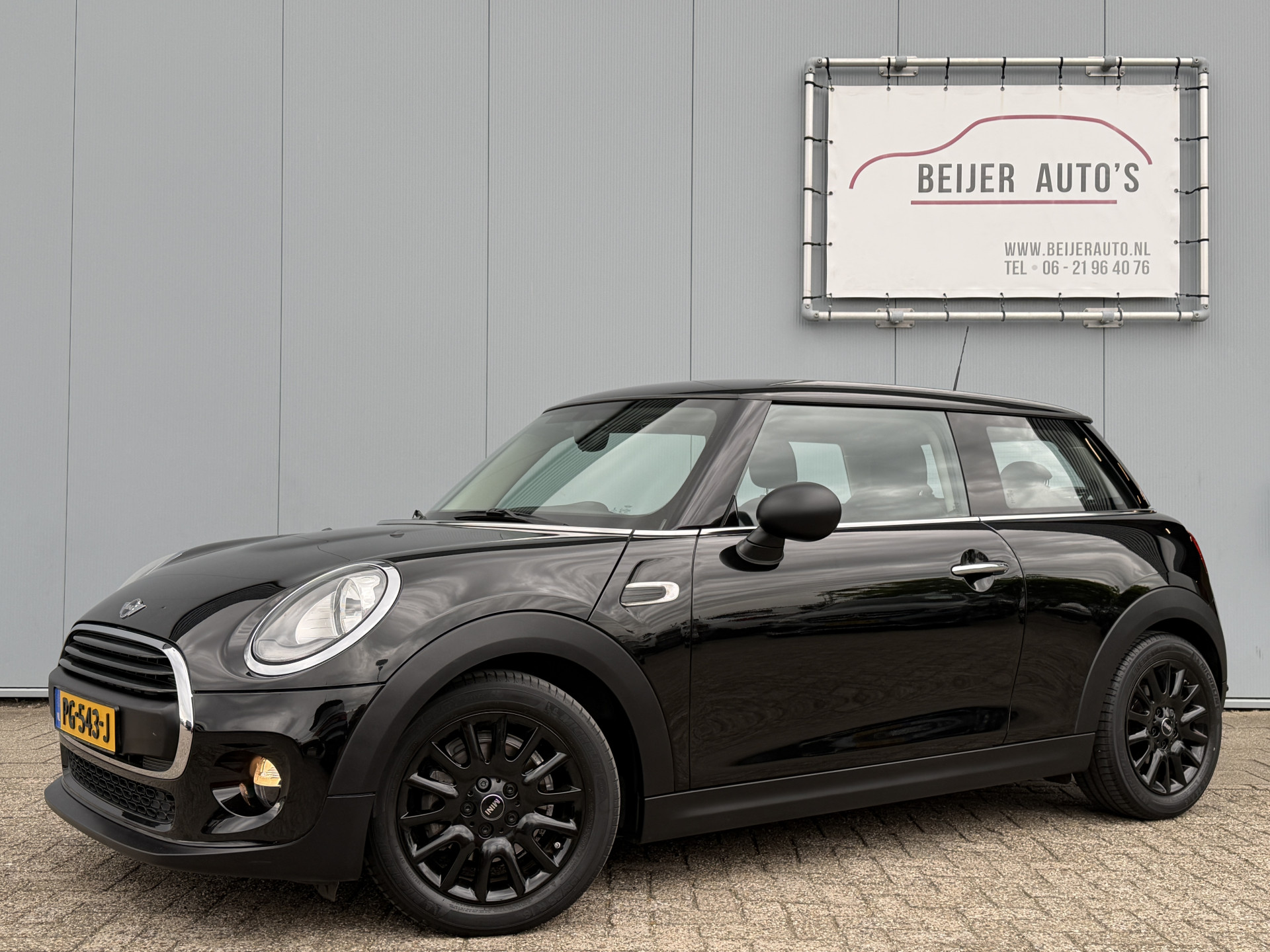Foto van MINI ONE
