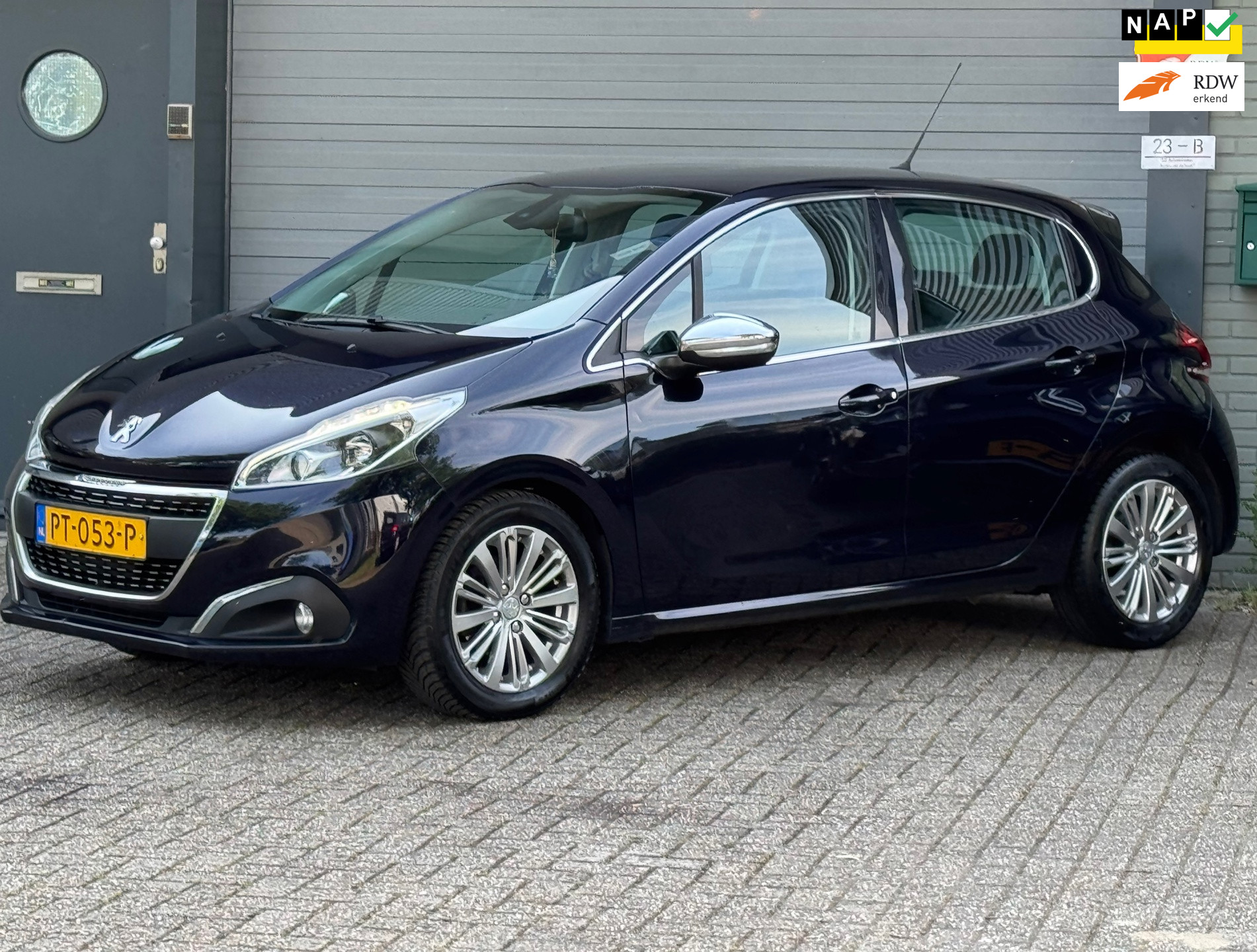 Peugeot 208 1.6 BlueHDi Blue Lease Executive 2017 - voorkant