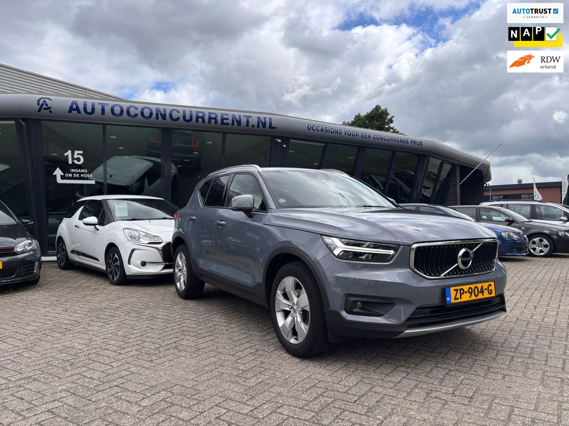 Volvo XC40 1.5 T3 Momentum Pro, Automaat, Carplay, Inruil mogelijk. 2019 - voorkant