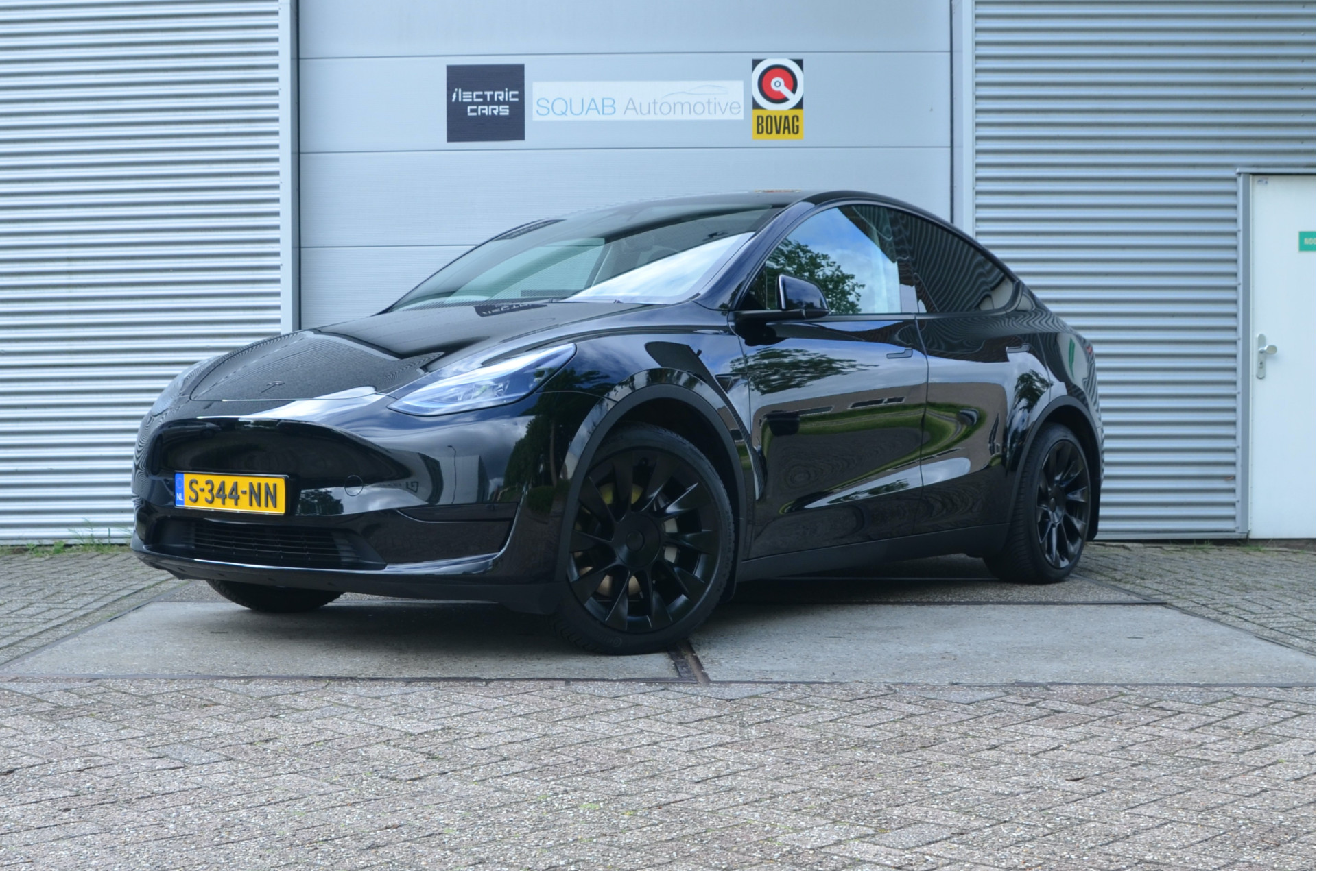 Tesla Model Y RWD 58 kWh 2023 - voorkant