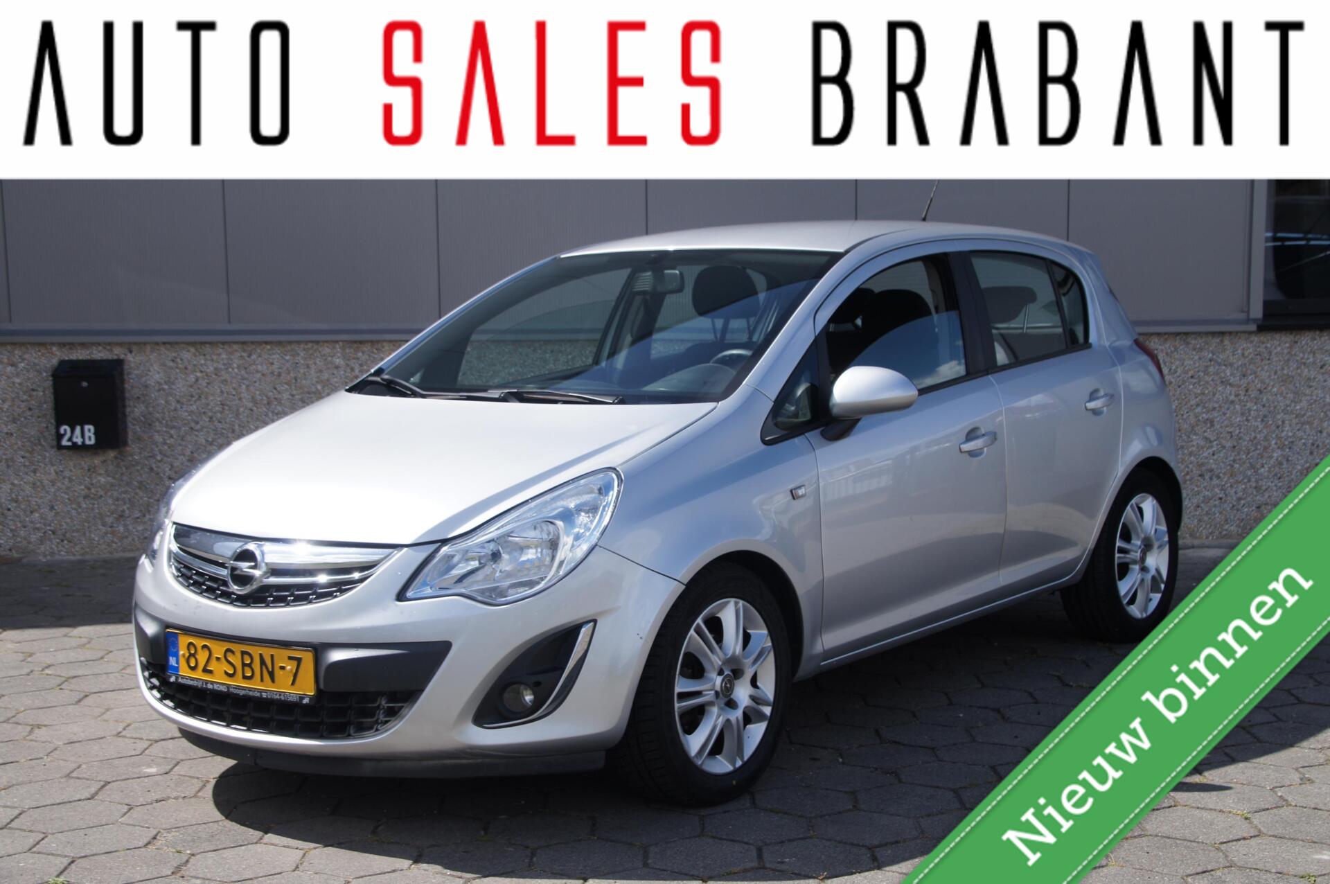Opel Corsa 1.2-16V Cosmo !! AUTOMAAT !! 2011 - voorkant
