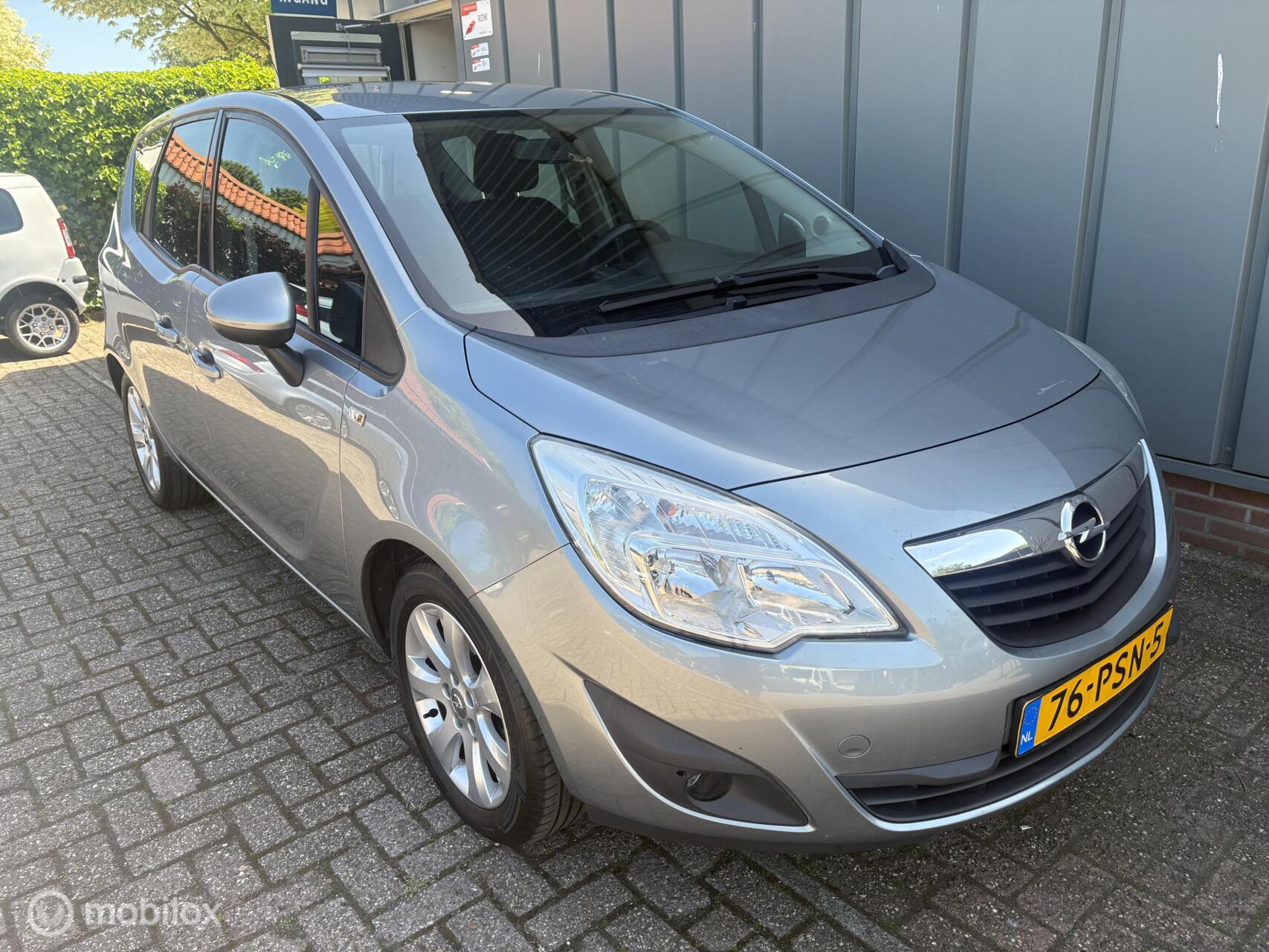 Opel Meriva 1.4 Turbo Edition 2011 - voorkant
